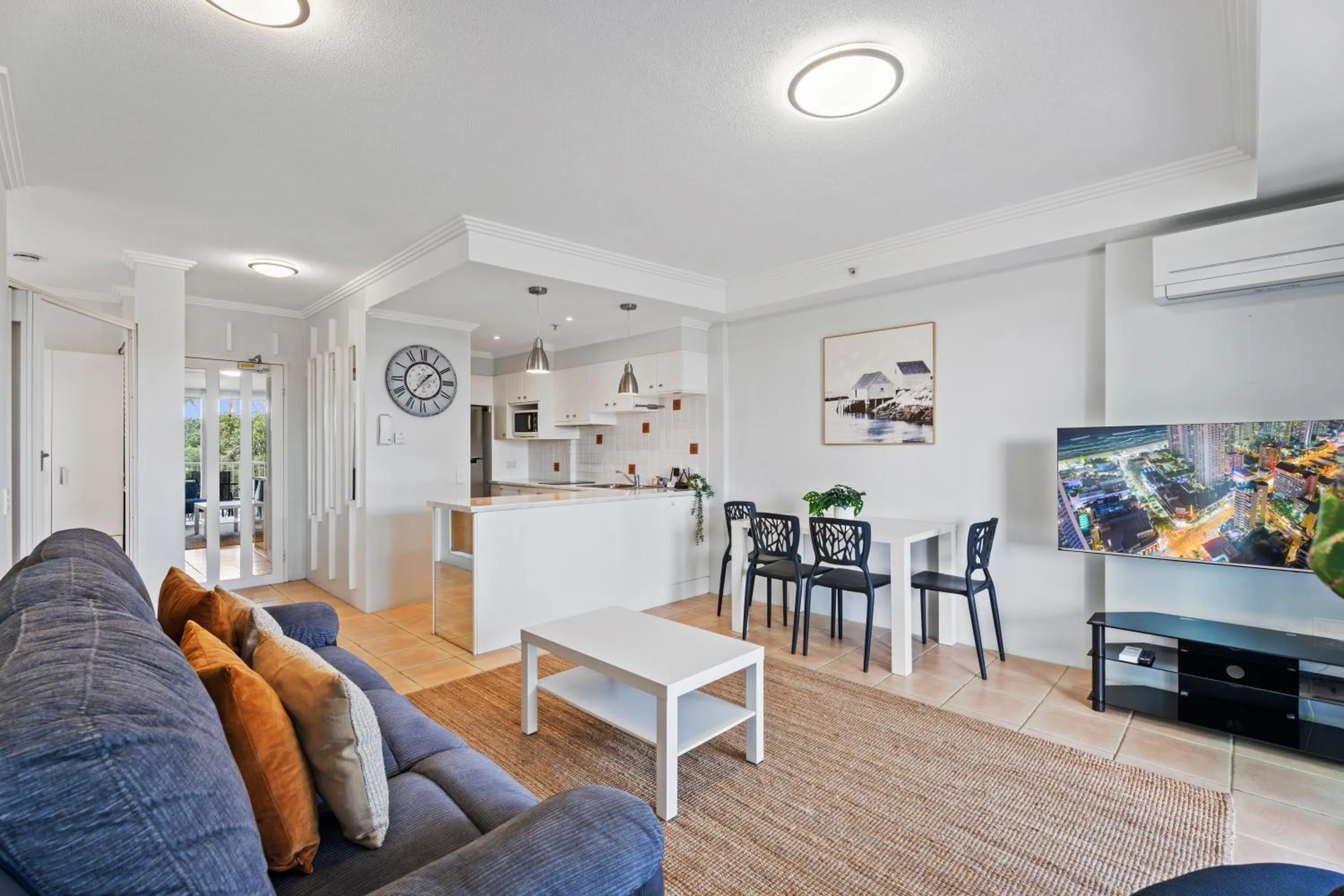 Living room in Crystal Bay On The Broadwater