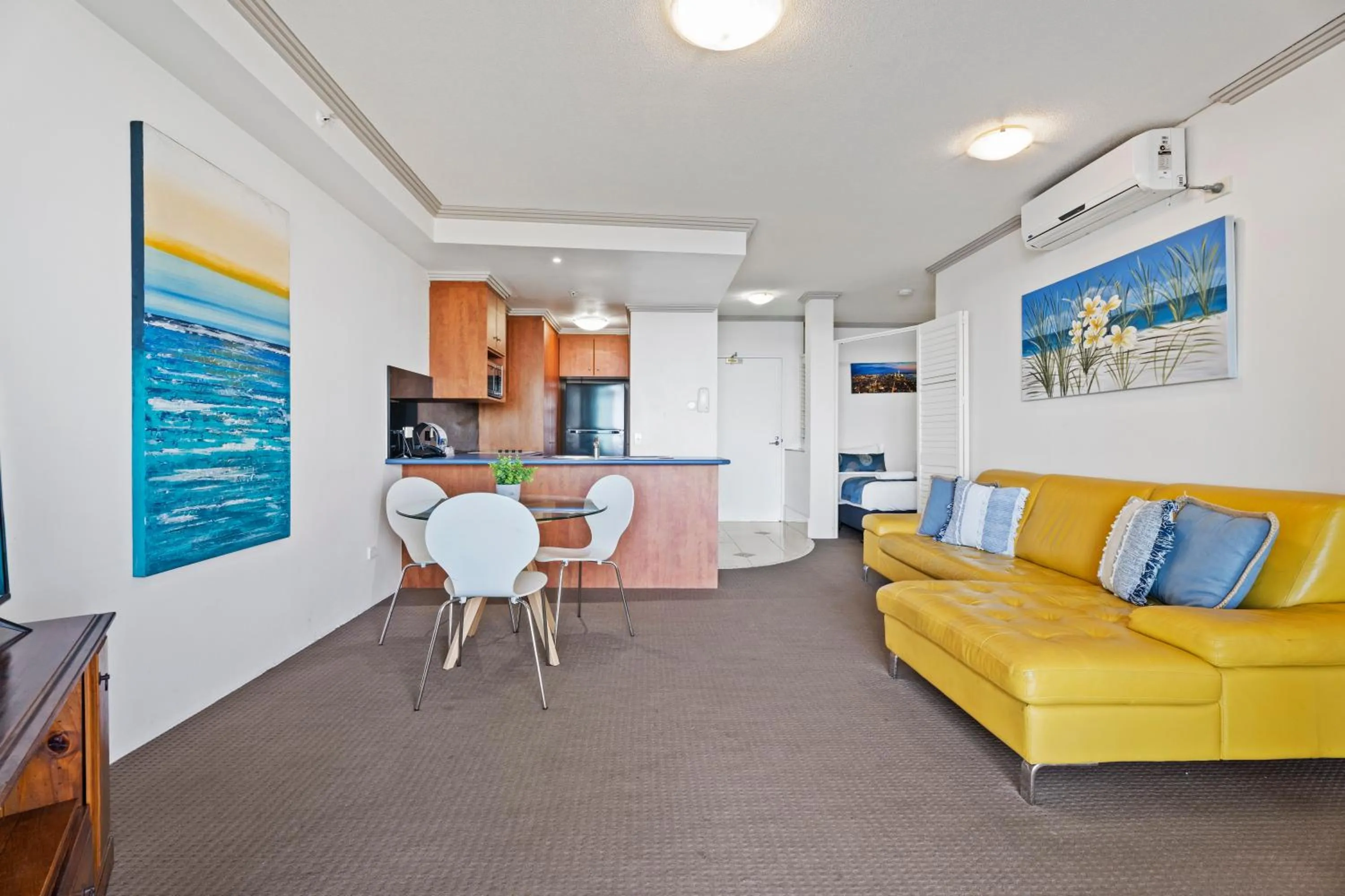 Living room in Crystal Bay On The Broadwater