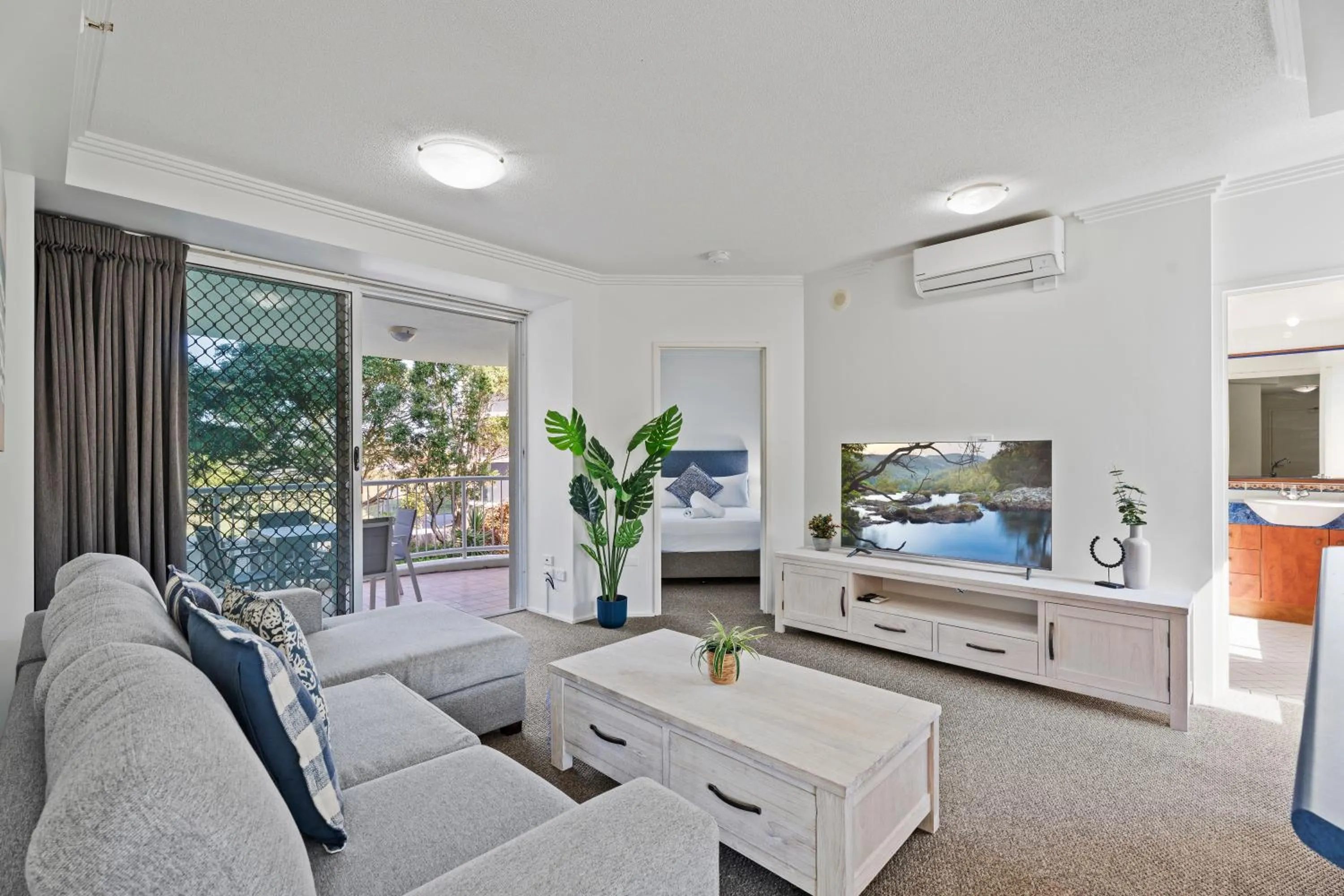 Living room in Crystal Bay On The Broadwater