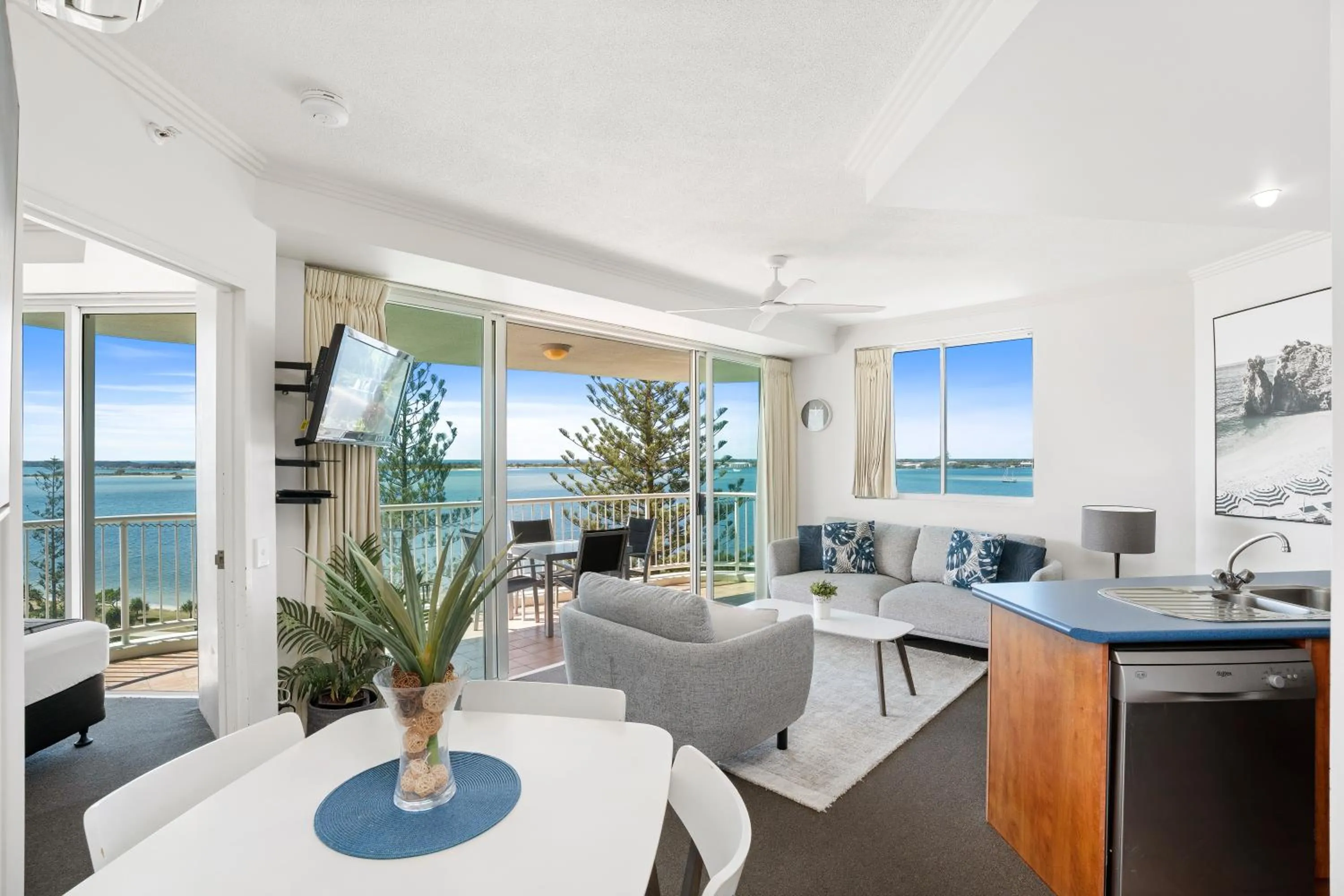 Living room in Crystal Bay On The Broadwater