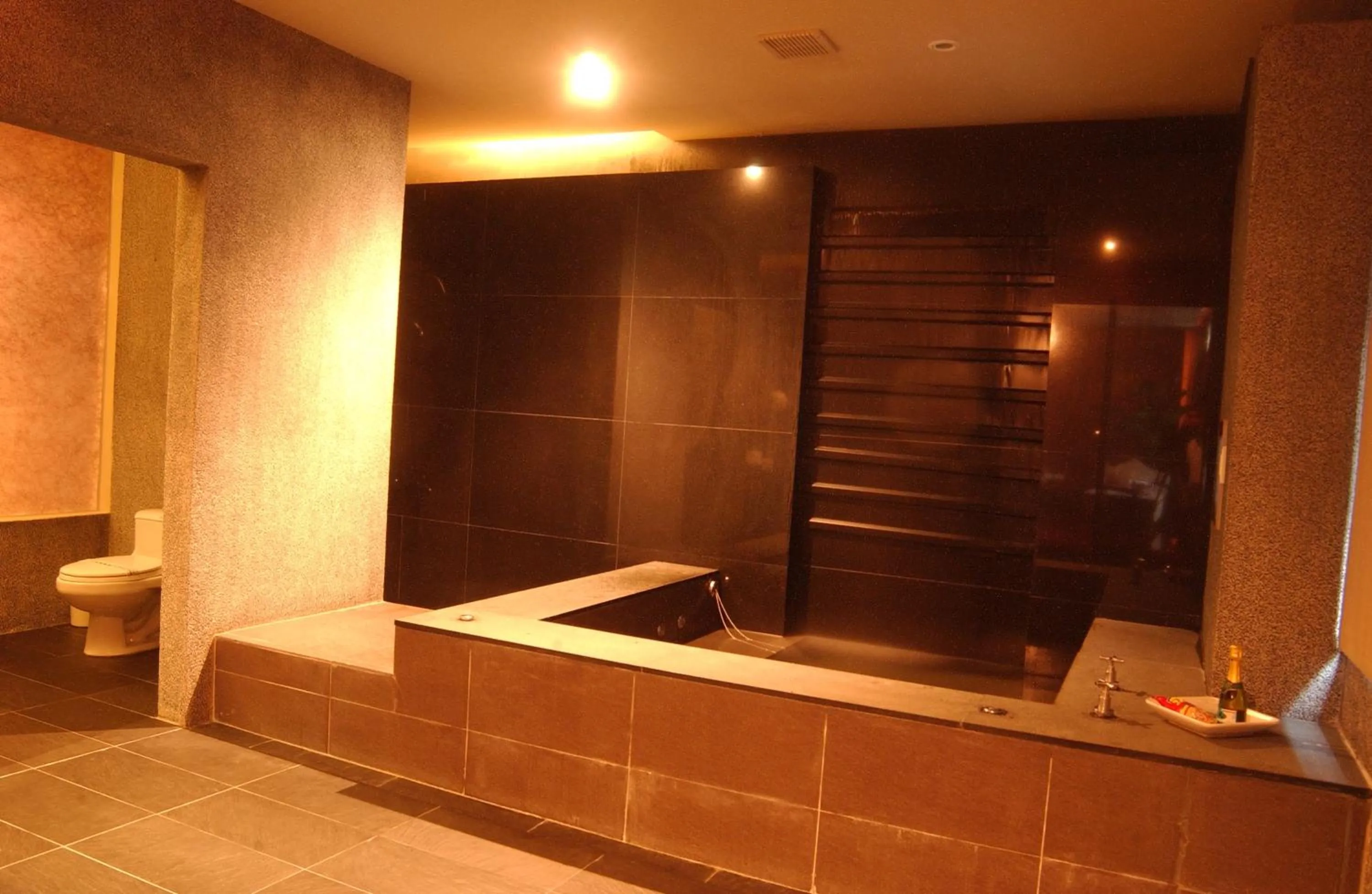 Bathroom in Hiye Fashion Motel