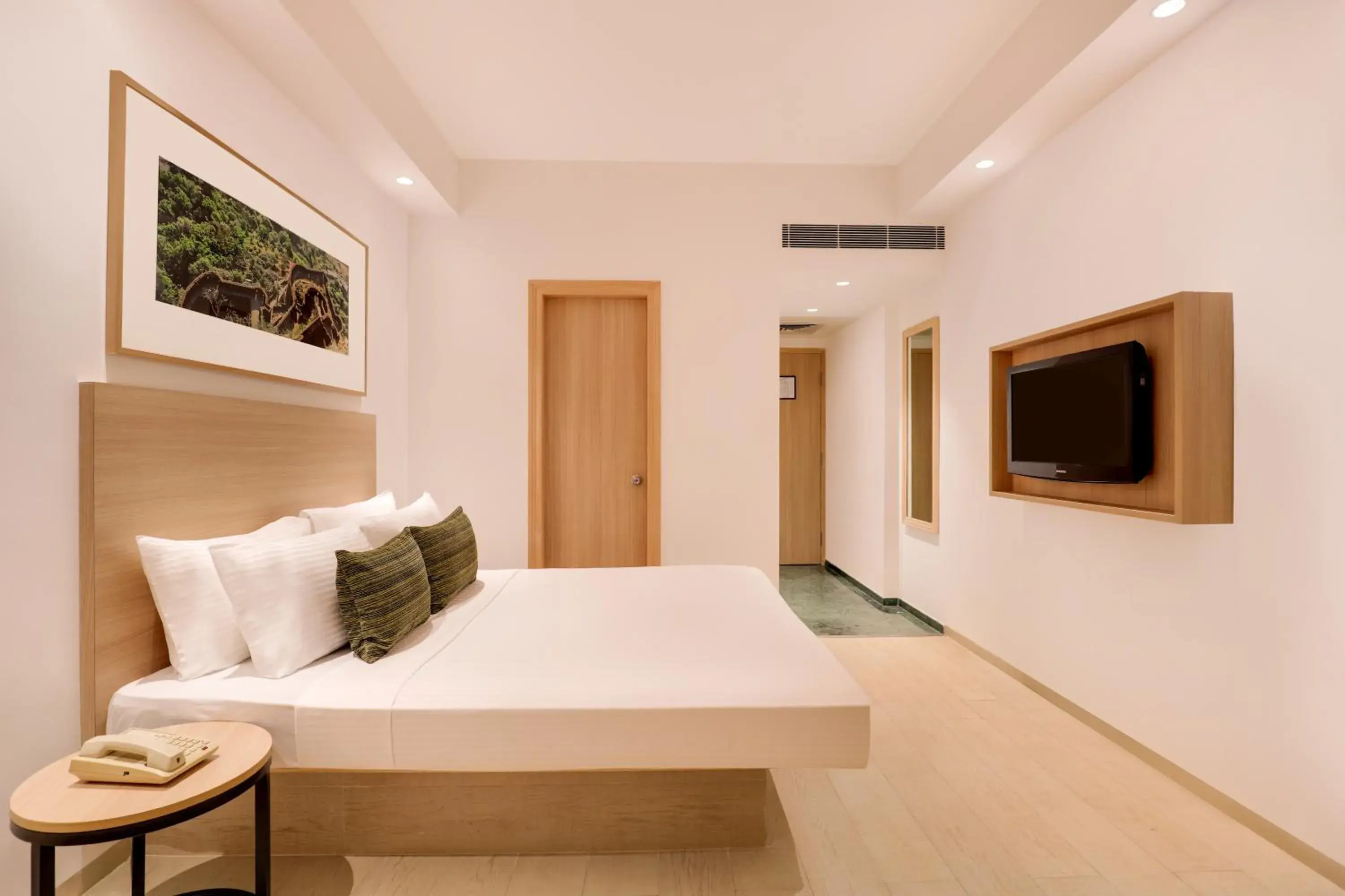 Deluxe Room in Lemon Tree Hotel Hinjewadi Pune Deluxe Room in Lemon Tree Hotel Hinjewadi Pune