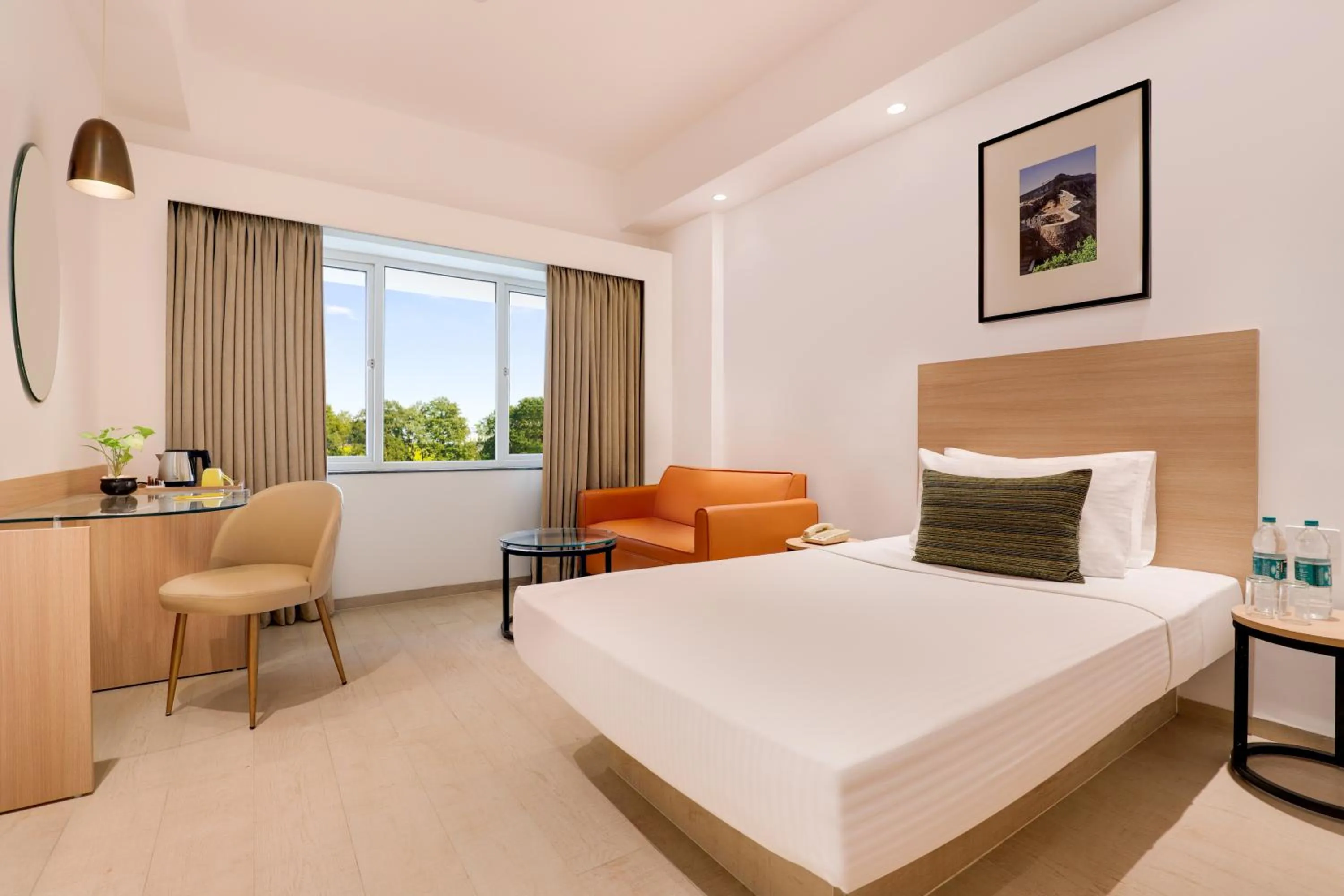 Bedroom, Bed in Lemon Tree Hotel Hinjewadi Pune