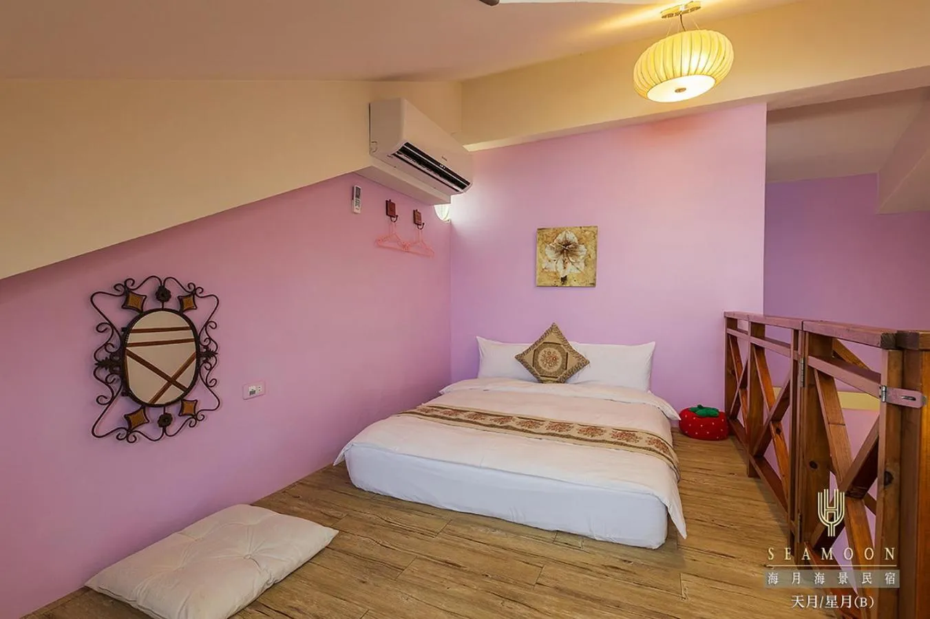 Photo of the whole room, Bed in Hai Yue Homestay