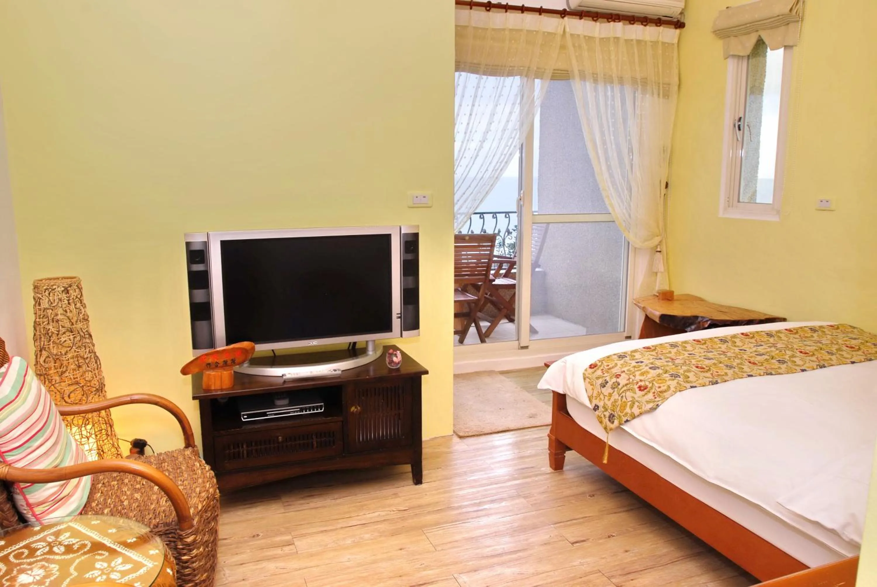 Photo of the whole room, Bed in Hai Yue Homestay