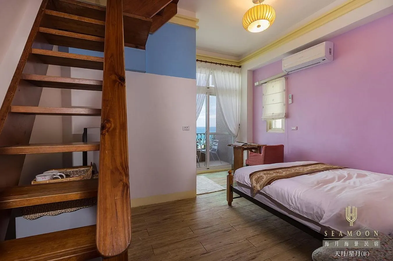 Photo of the whole room, Bed in Hai Yue Homestay