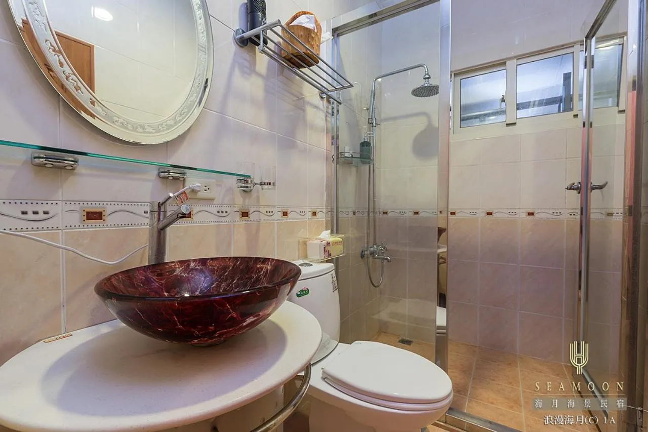Toilet in Hai Yue Homestay