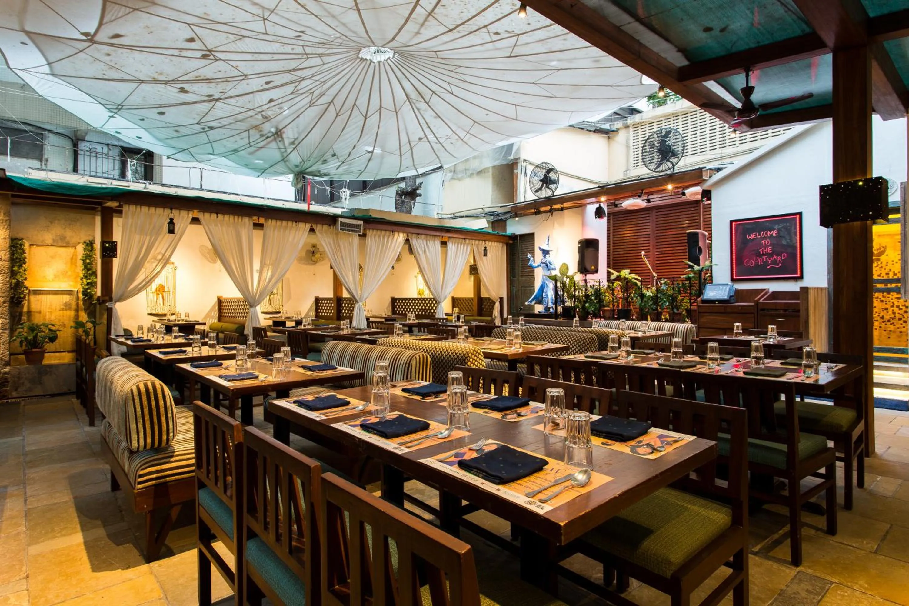 Food and drinks in Le Sutra Hotel, Khar, Mumbai