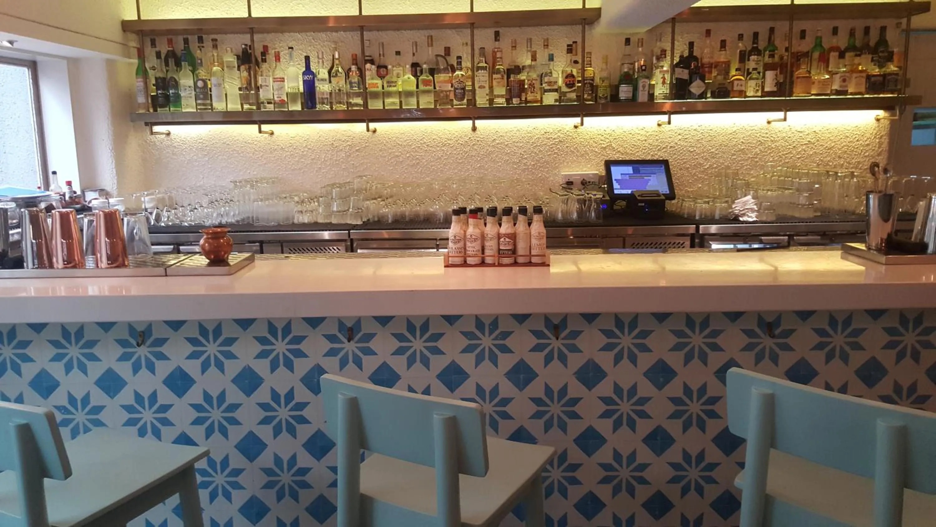 Restaurant/places to eat in Le Sutra Hotel, Khar, Mumbai