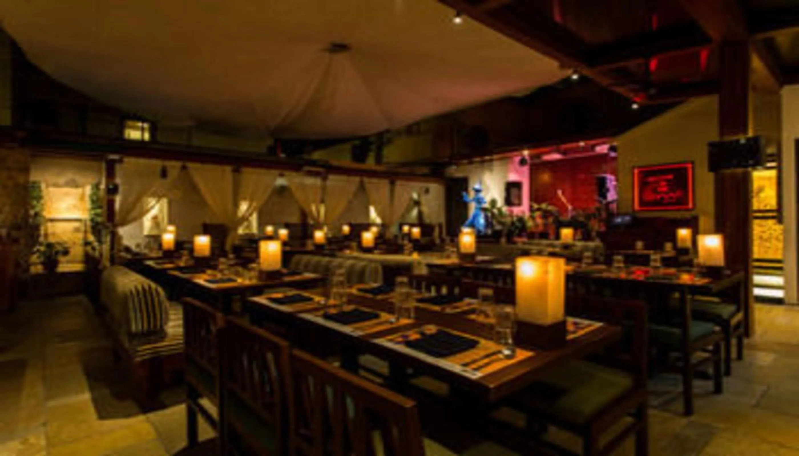 Restaurant/places to eat in Le Sutra Hotel, Khar, Mumbai