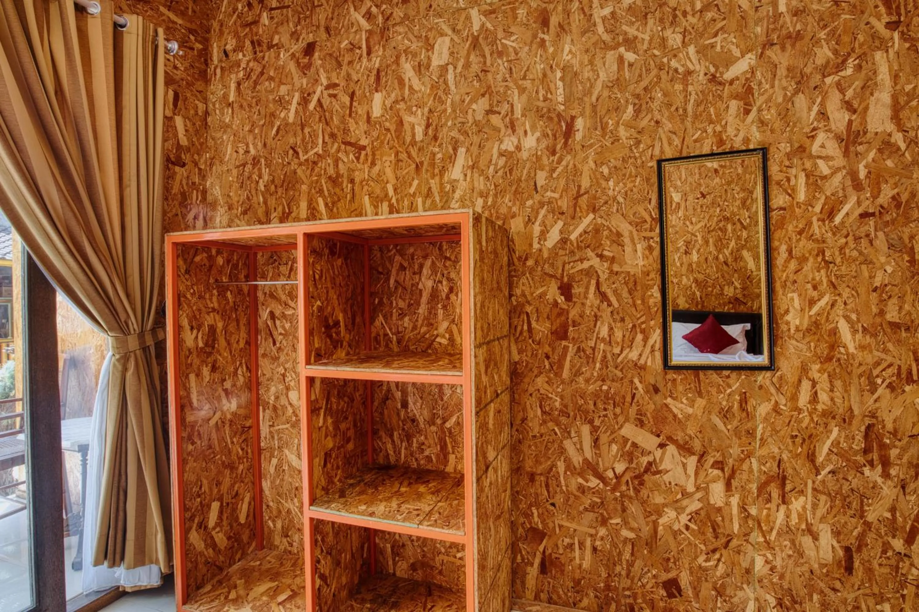 wardrobe in Linas Villas