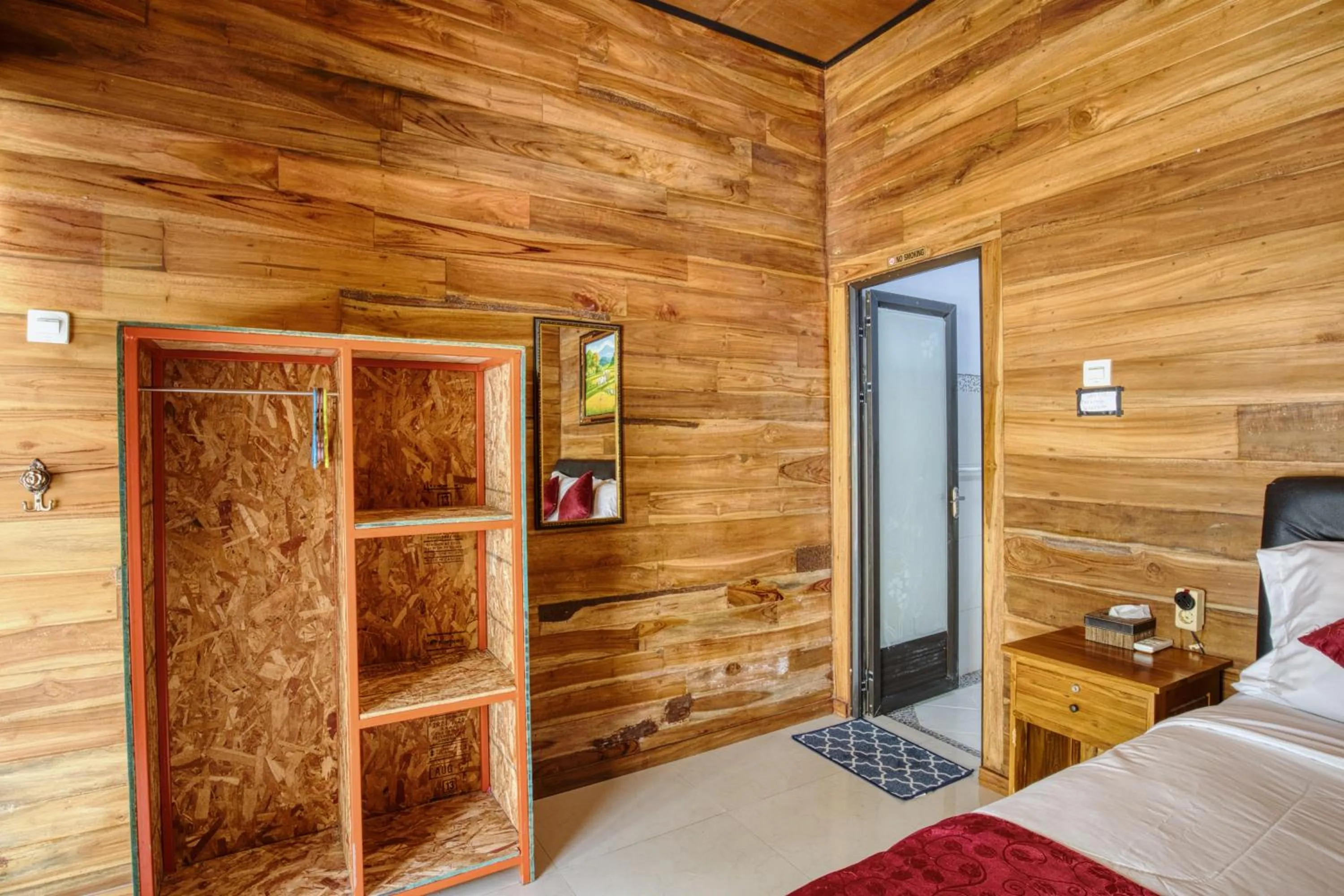 wardrobe, Bed in Linas Villas