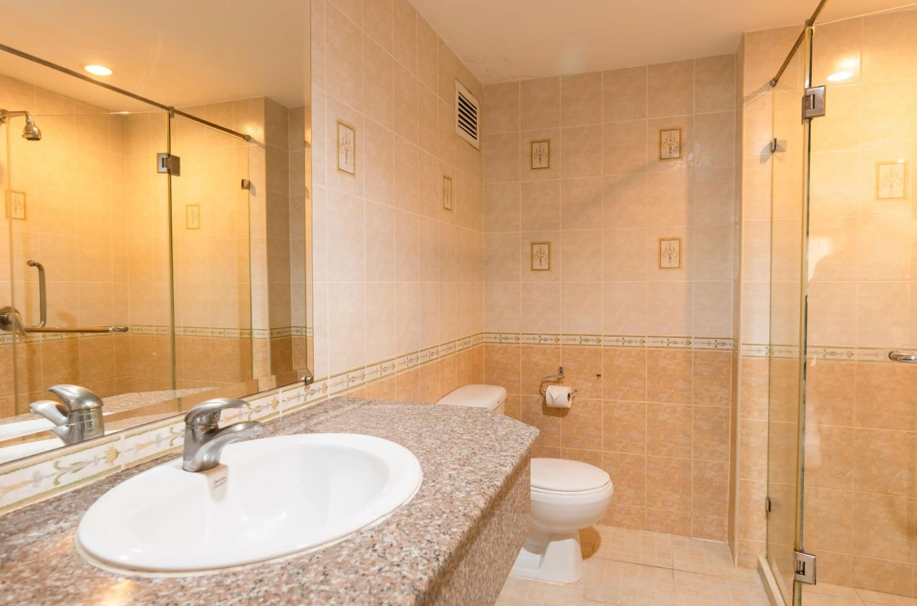 Shower in Jomtien Beach Residence