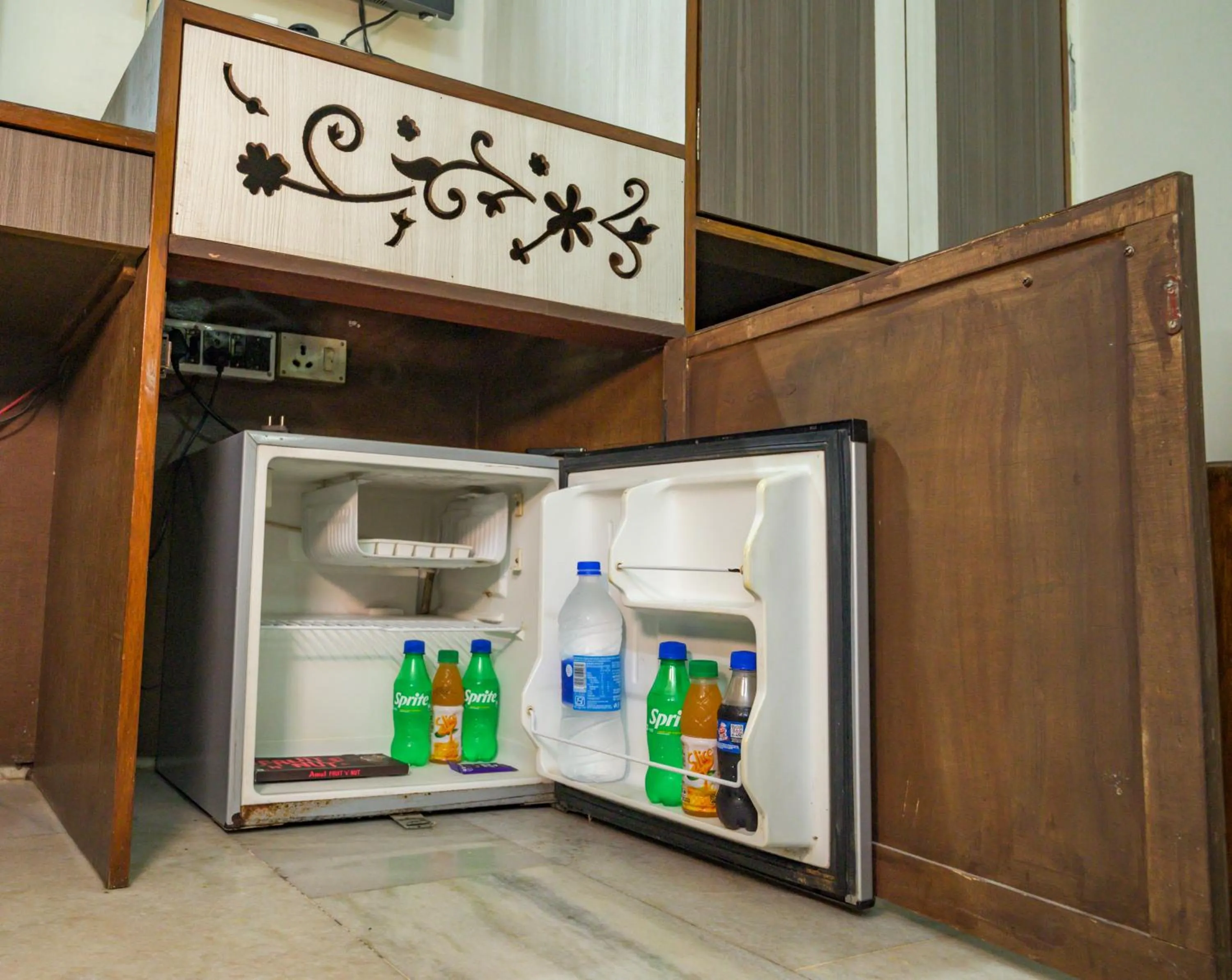 minibar in Pallavi International