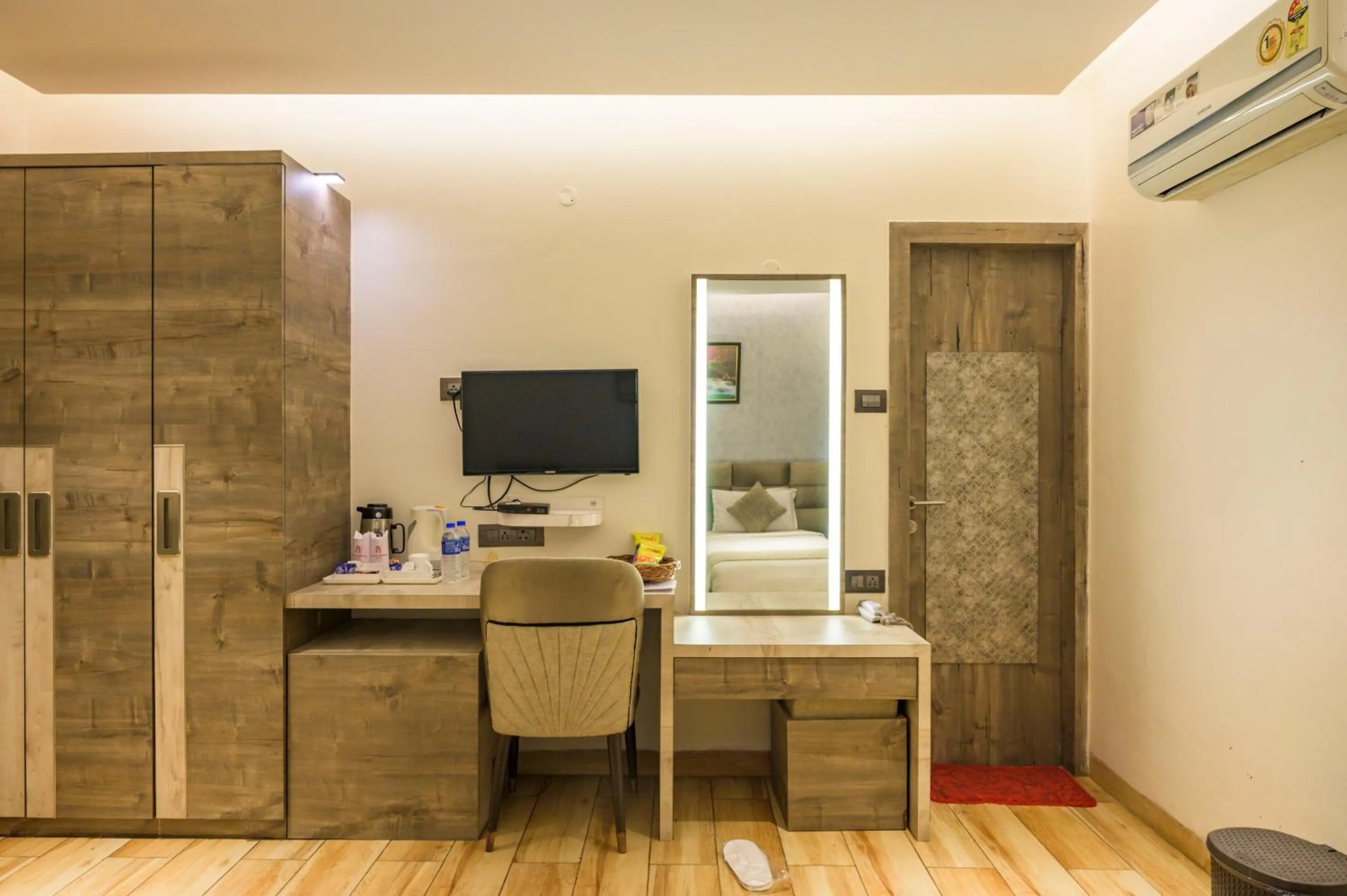 TV and multimedia in Pallavi International