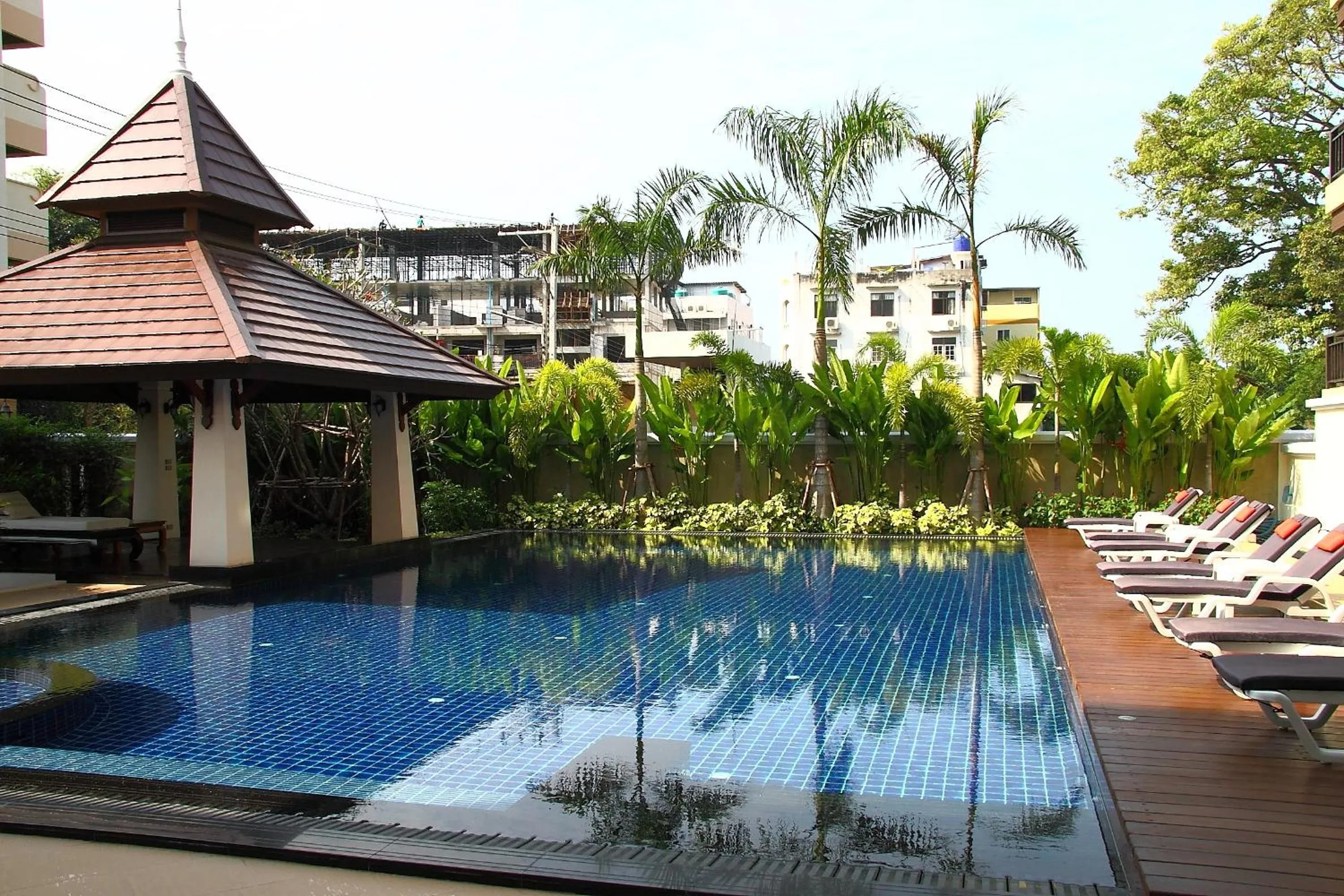 Swimming pool in Jomtien Beach Penthouses
