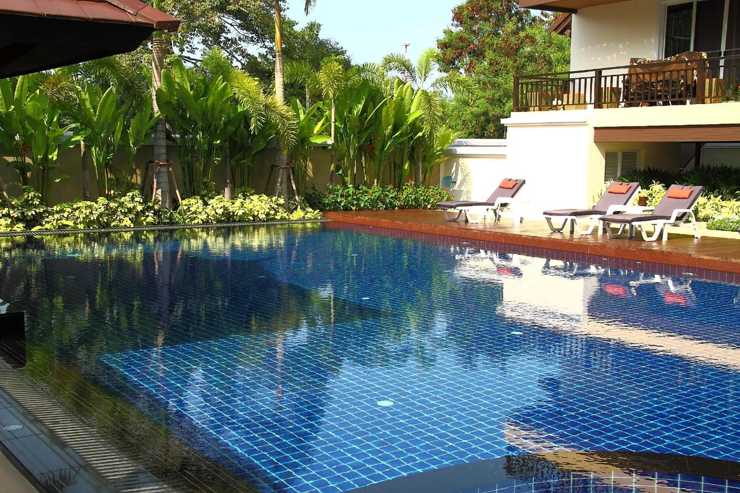 Swimming pool in Jomtien Beach Penthouses
