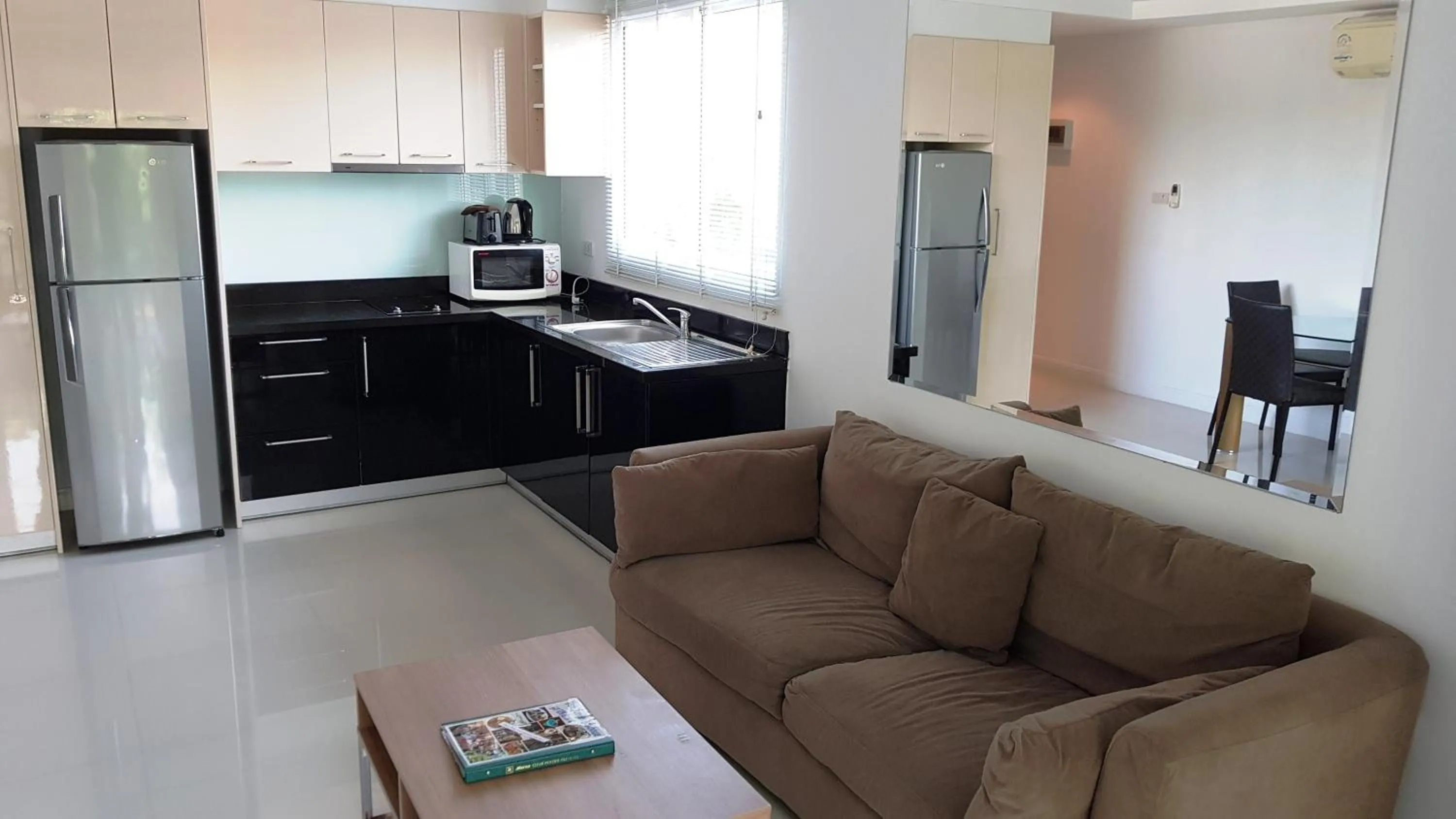 Kitchen or kitchenette in Jomtien Beach Penthouses