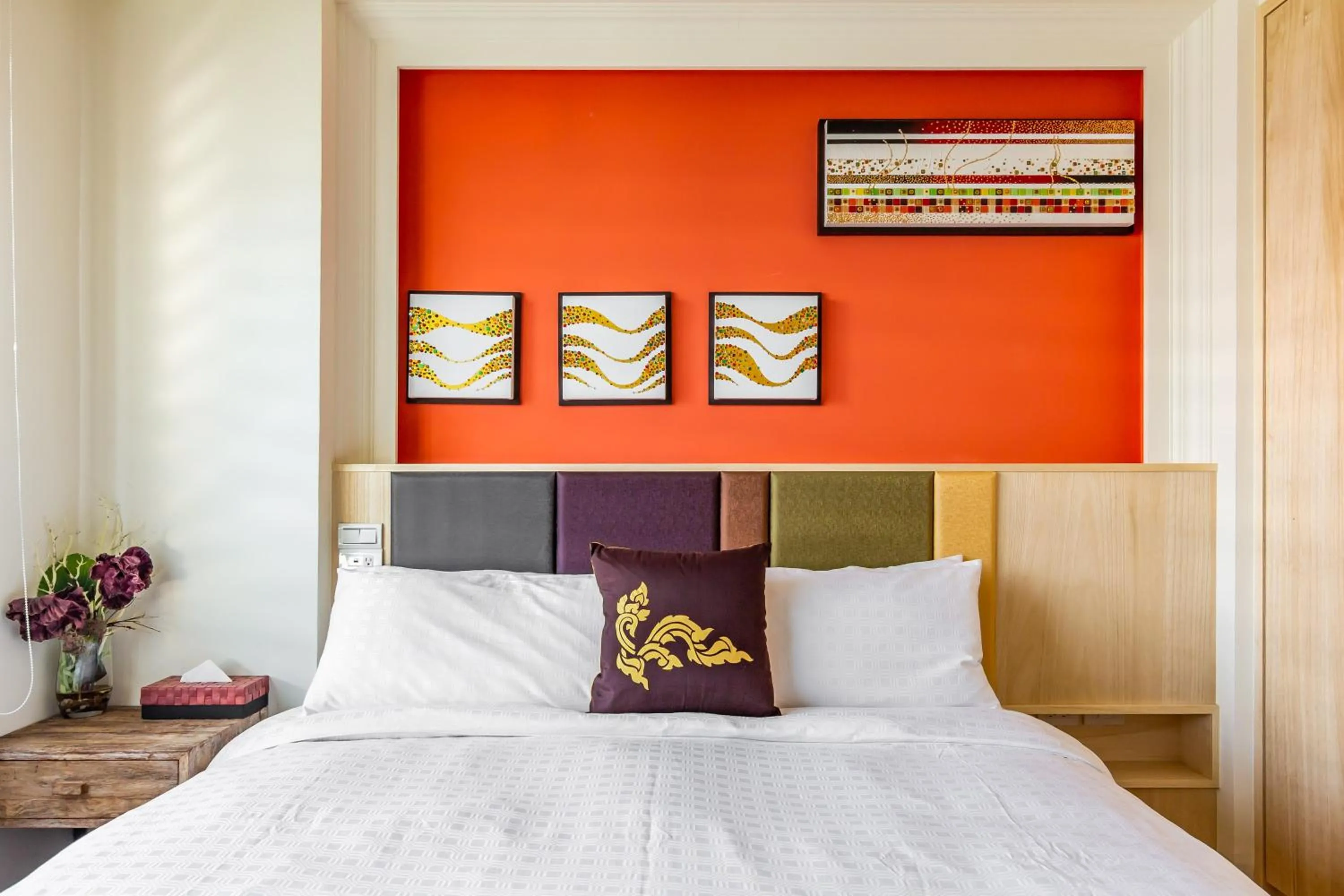 Decorative detail, Bed in Mambo Boutique Hotel