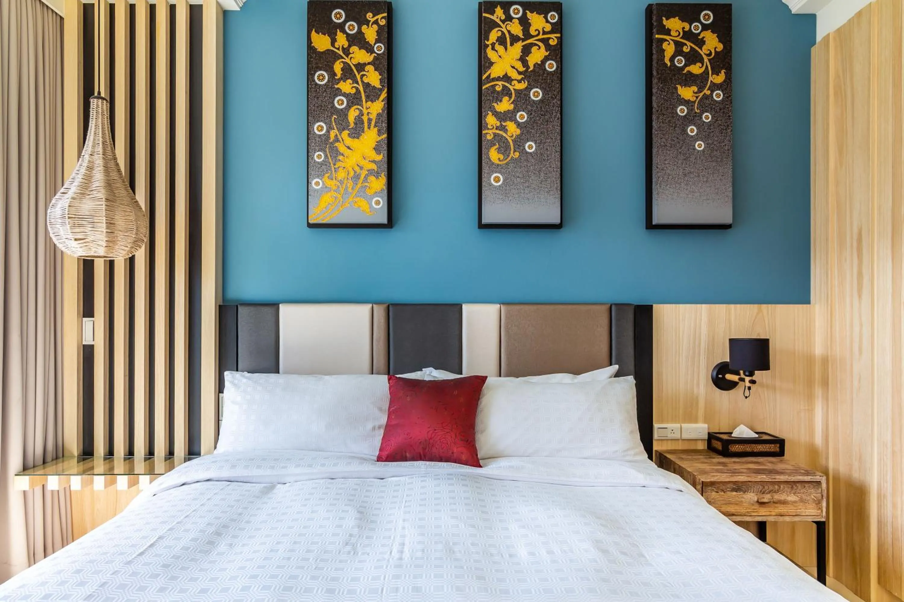 Decorative detail, Bed in Mambo Boutique Hotel