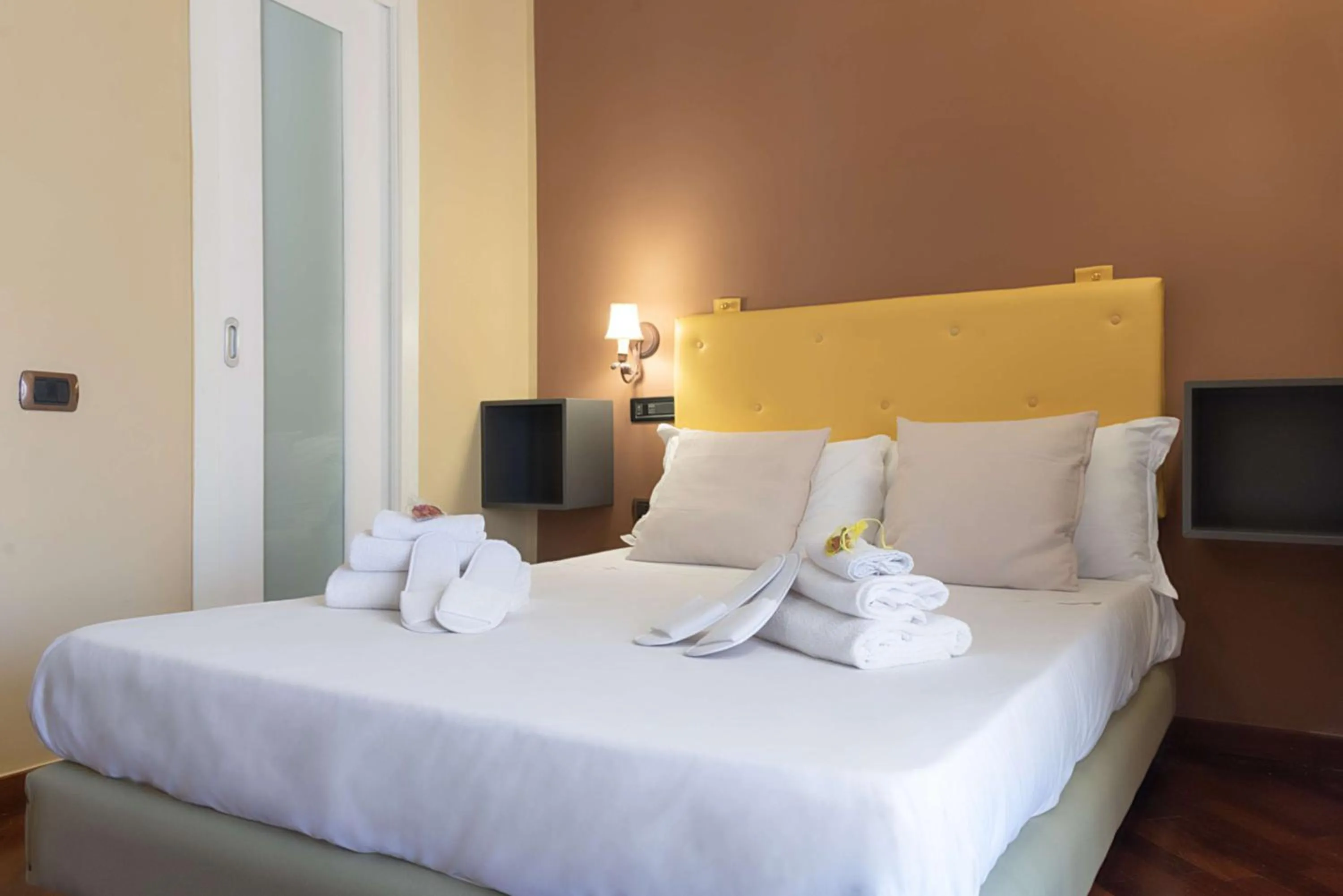 Bedroom, Bed in Hotel Suite Ares