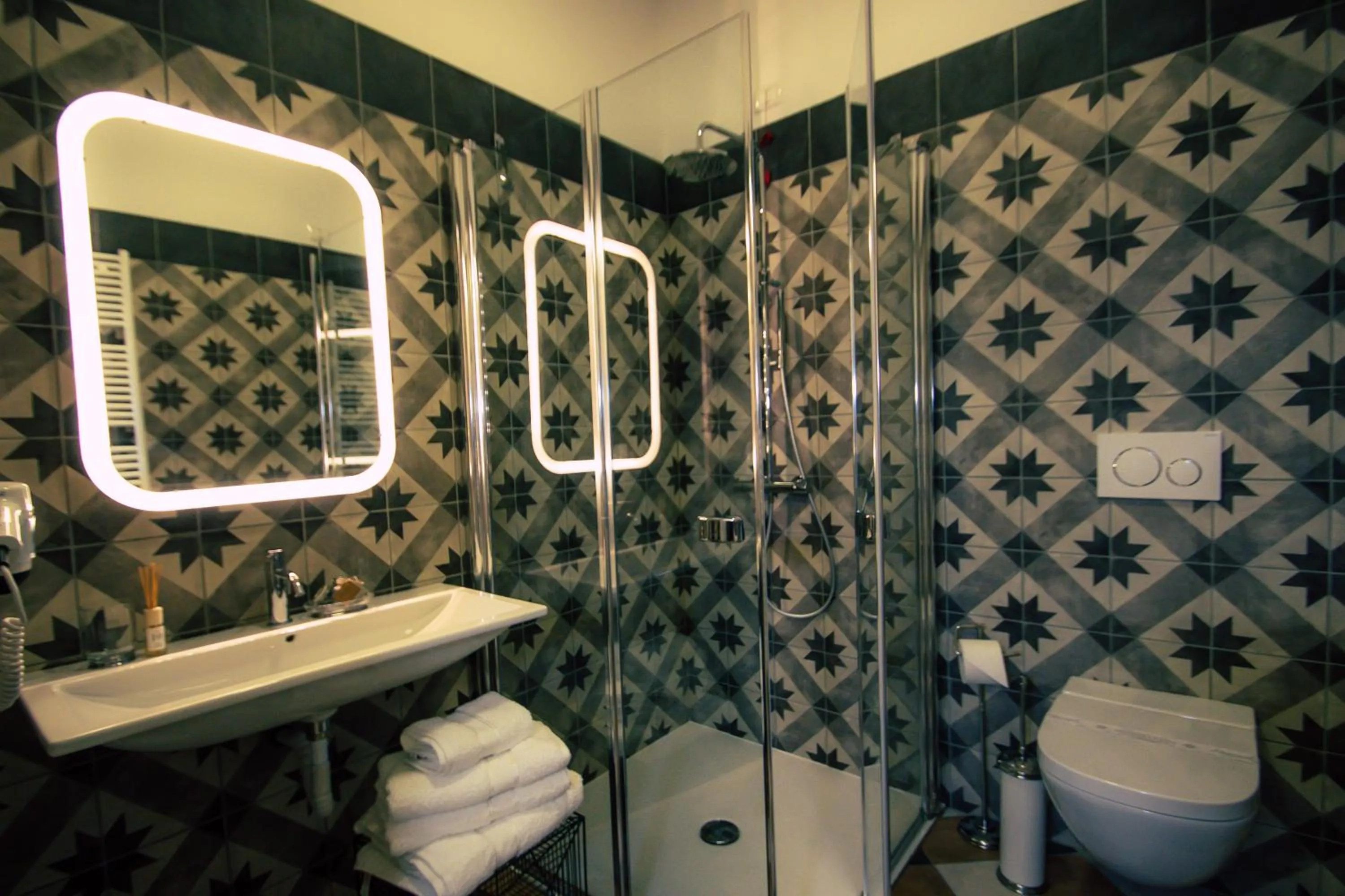 Shower in Arsenale Suites