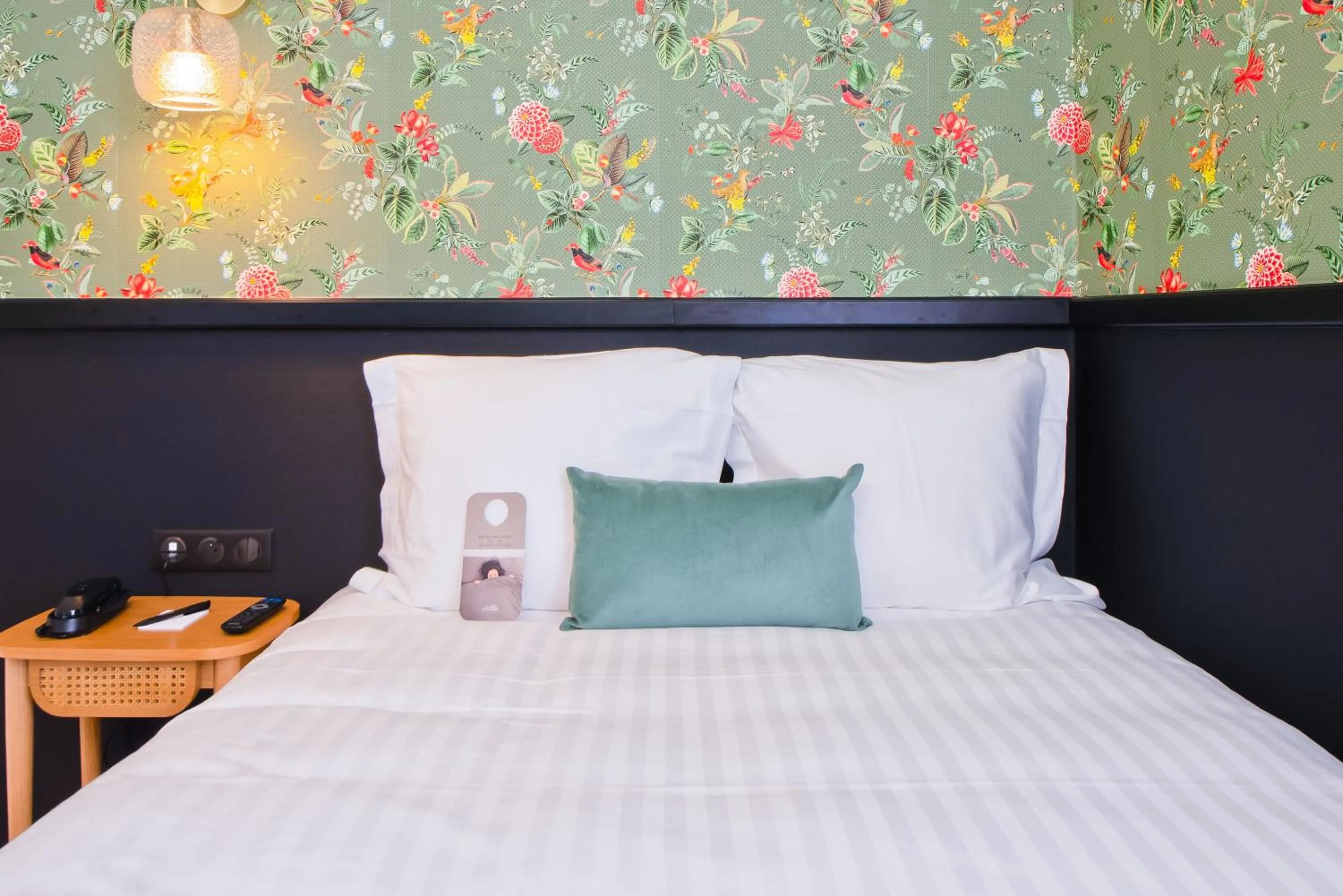 Bedroom, Bed in Hotel La Villa Nice Promenade