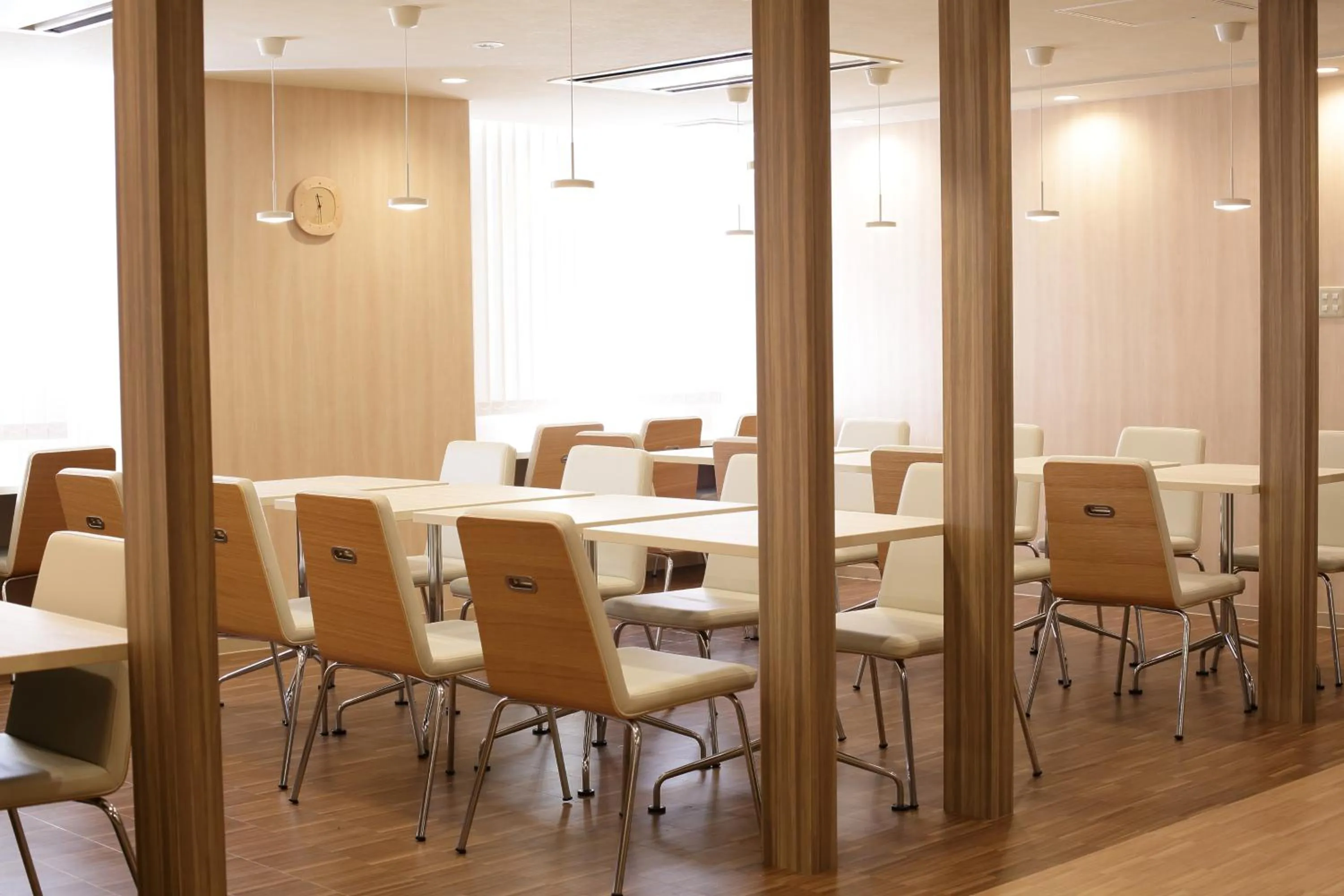 Restaurant/places to eat in Hotel Green Mark