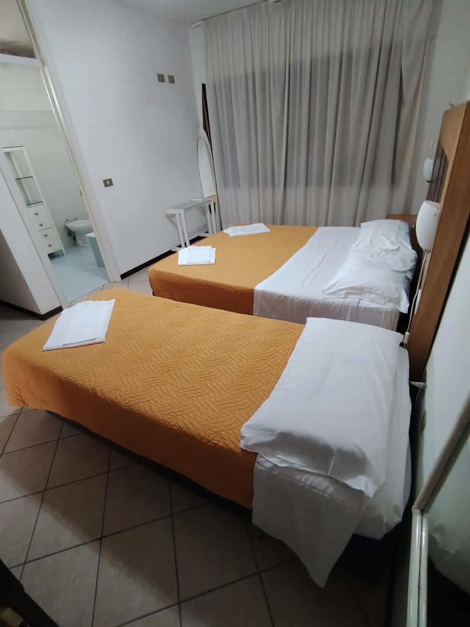 Bedroom, Bed in Duna camere con bagno