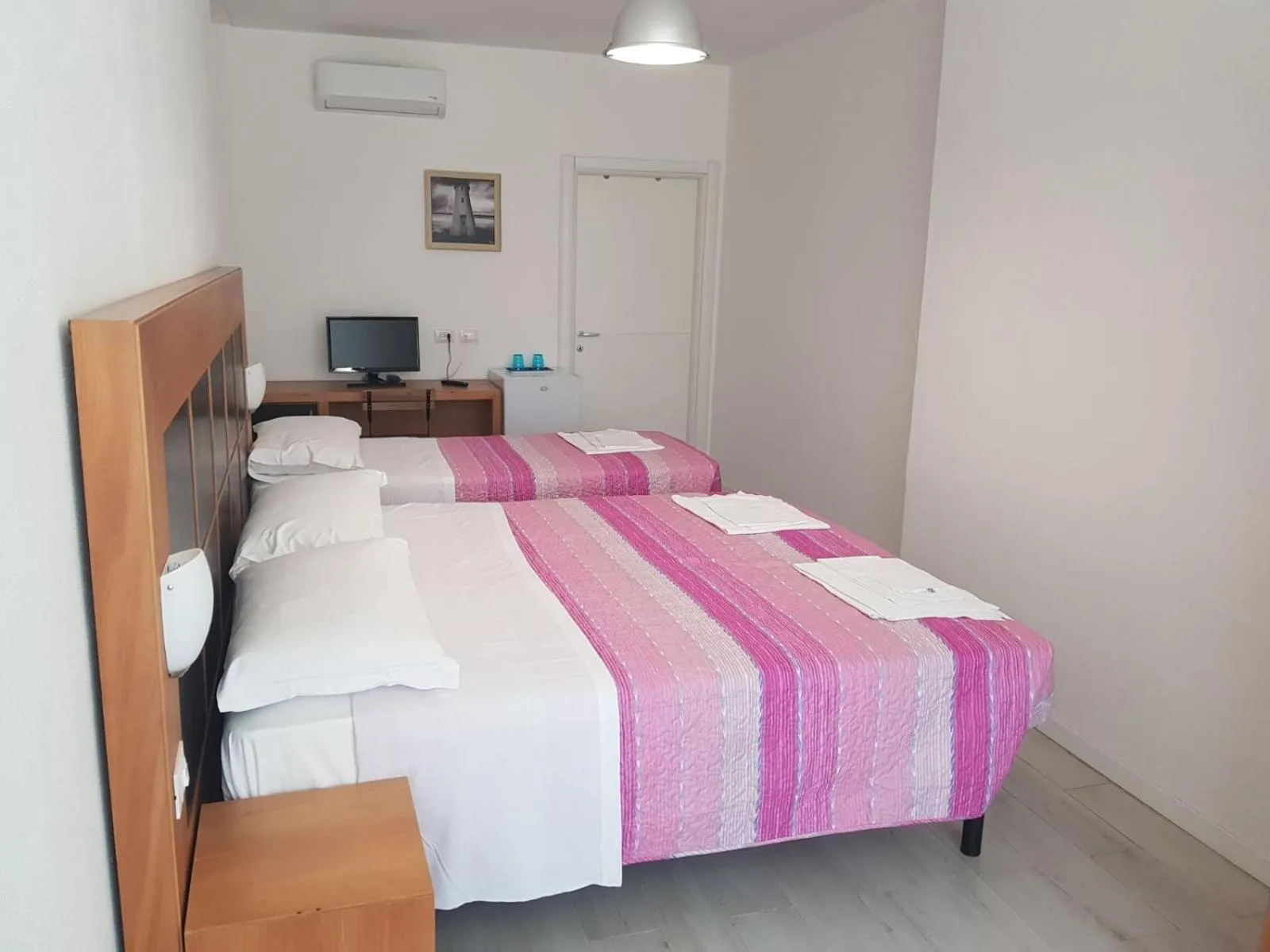 Bedroom, Bed in Duna camere con bagno