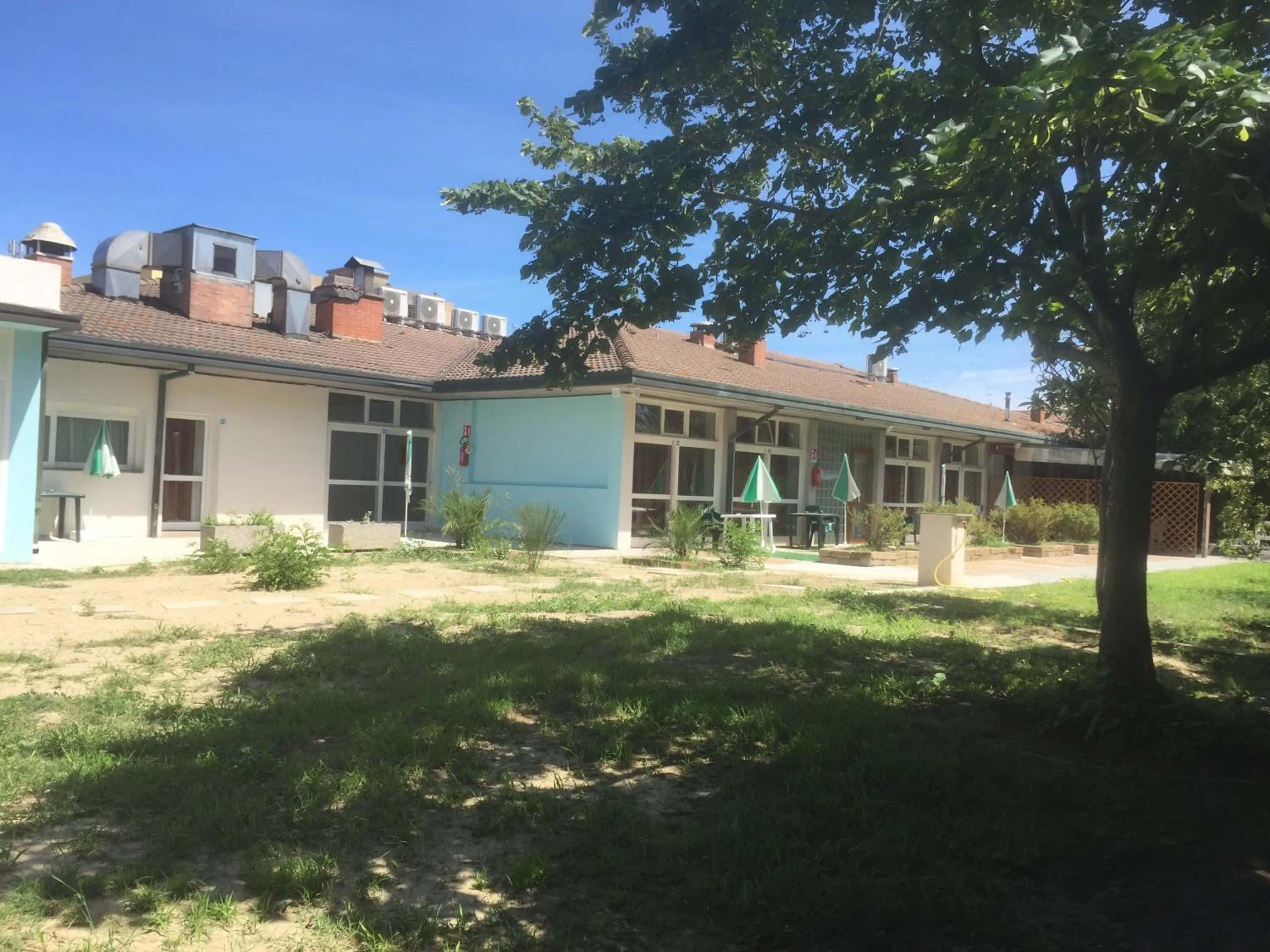 Facade/entrance in Duna camere con bagno