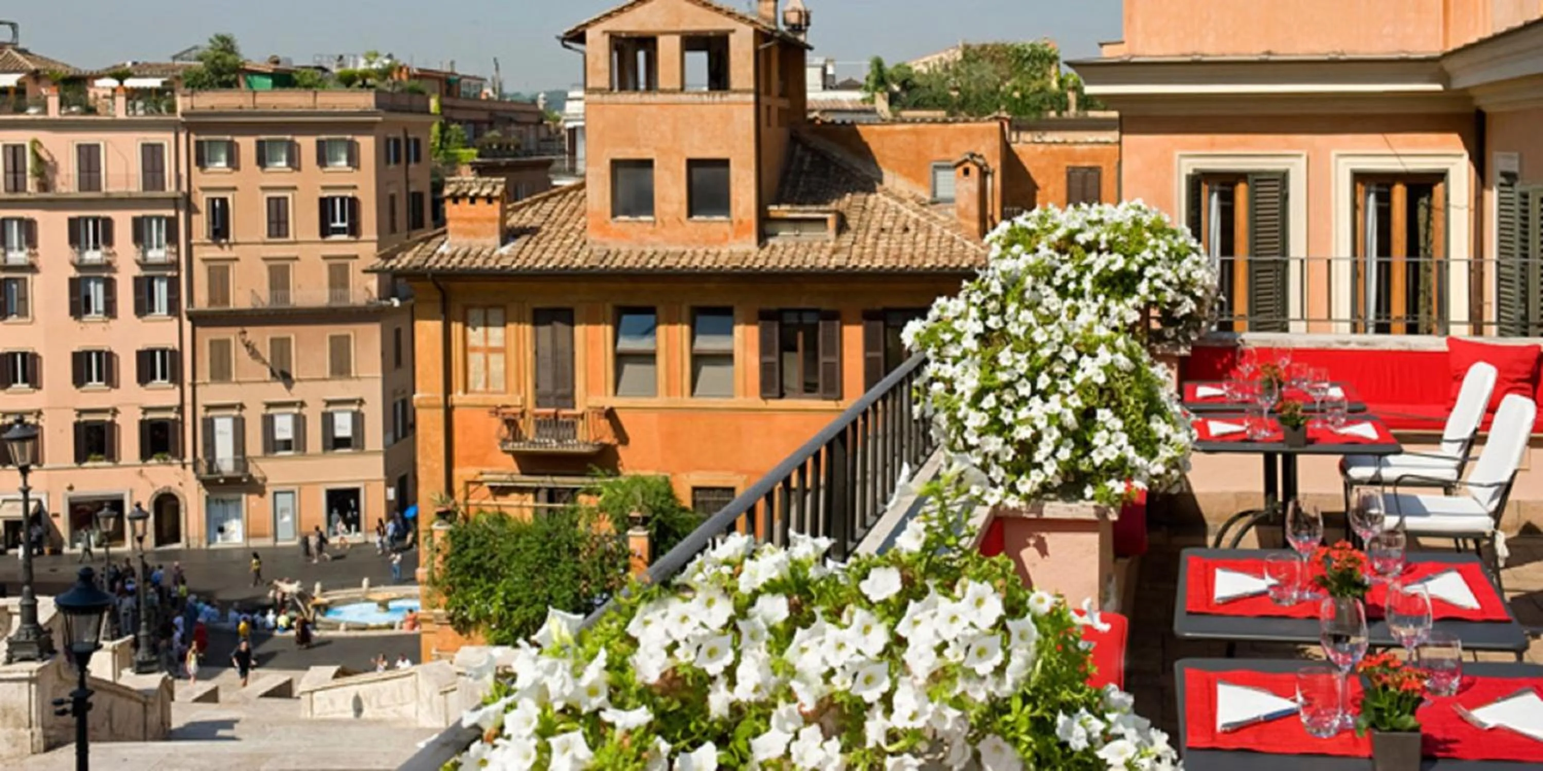 Day in Il Palazzetto