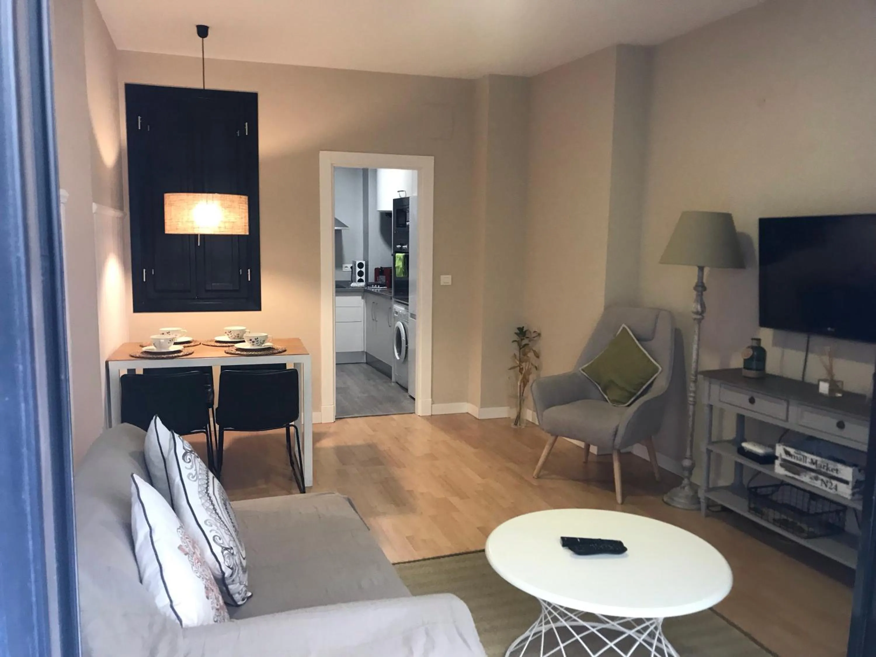 Communal lounge/ TV room in Catedral Apartment