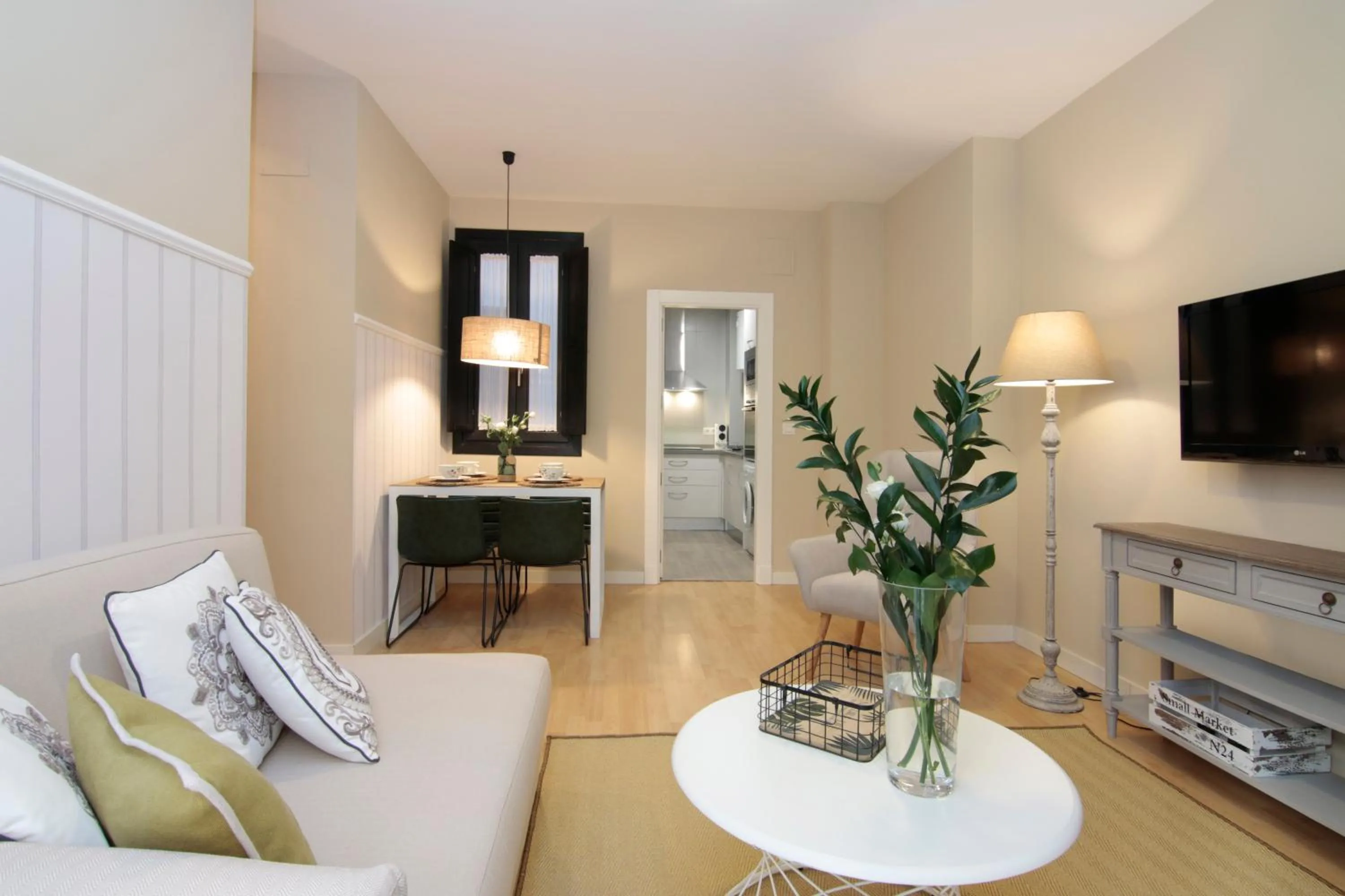 Communal lounge/ TV room in Catedral Apartment