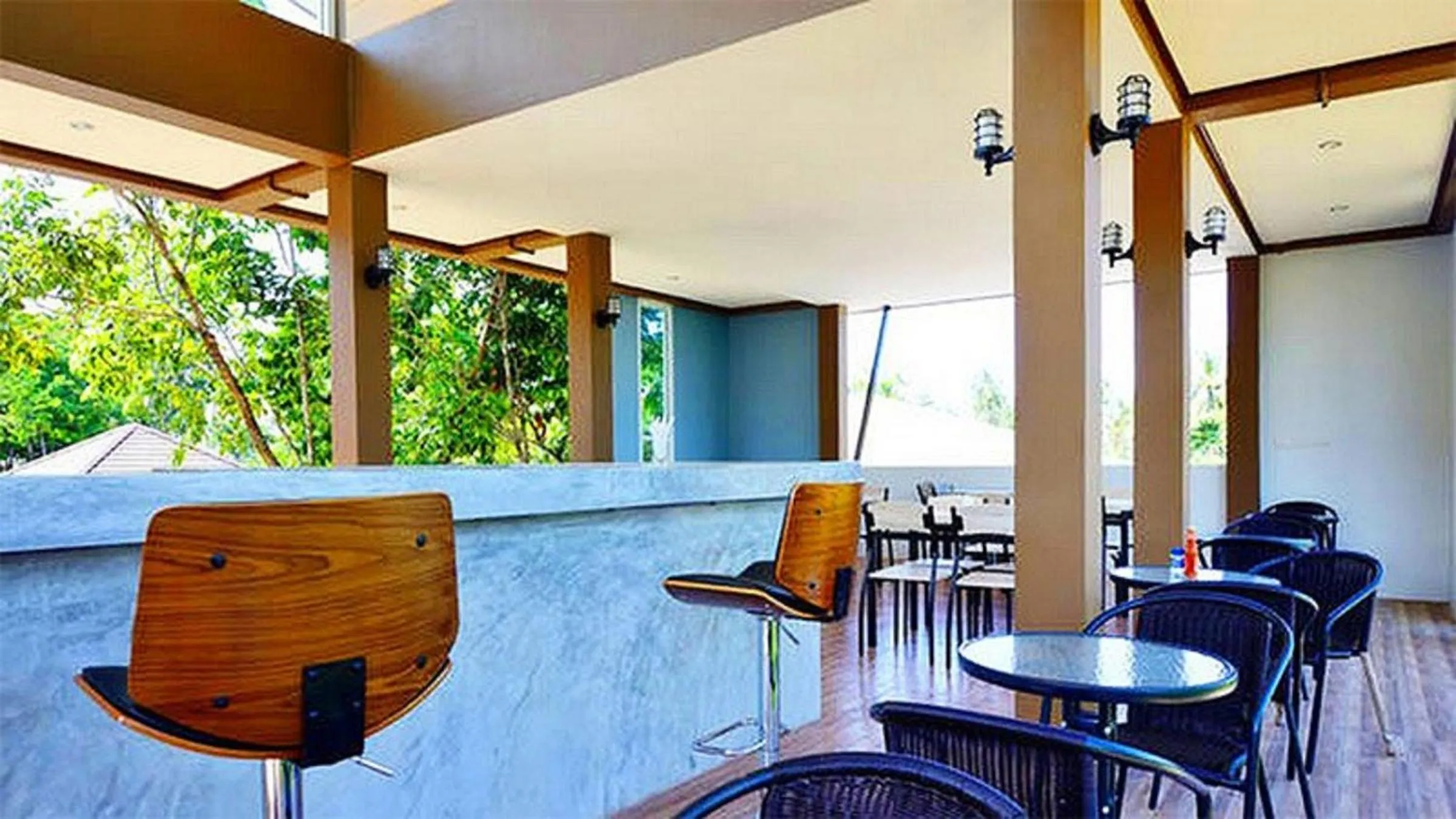 Restaurant/places to eat in Lanta Hostel