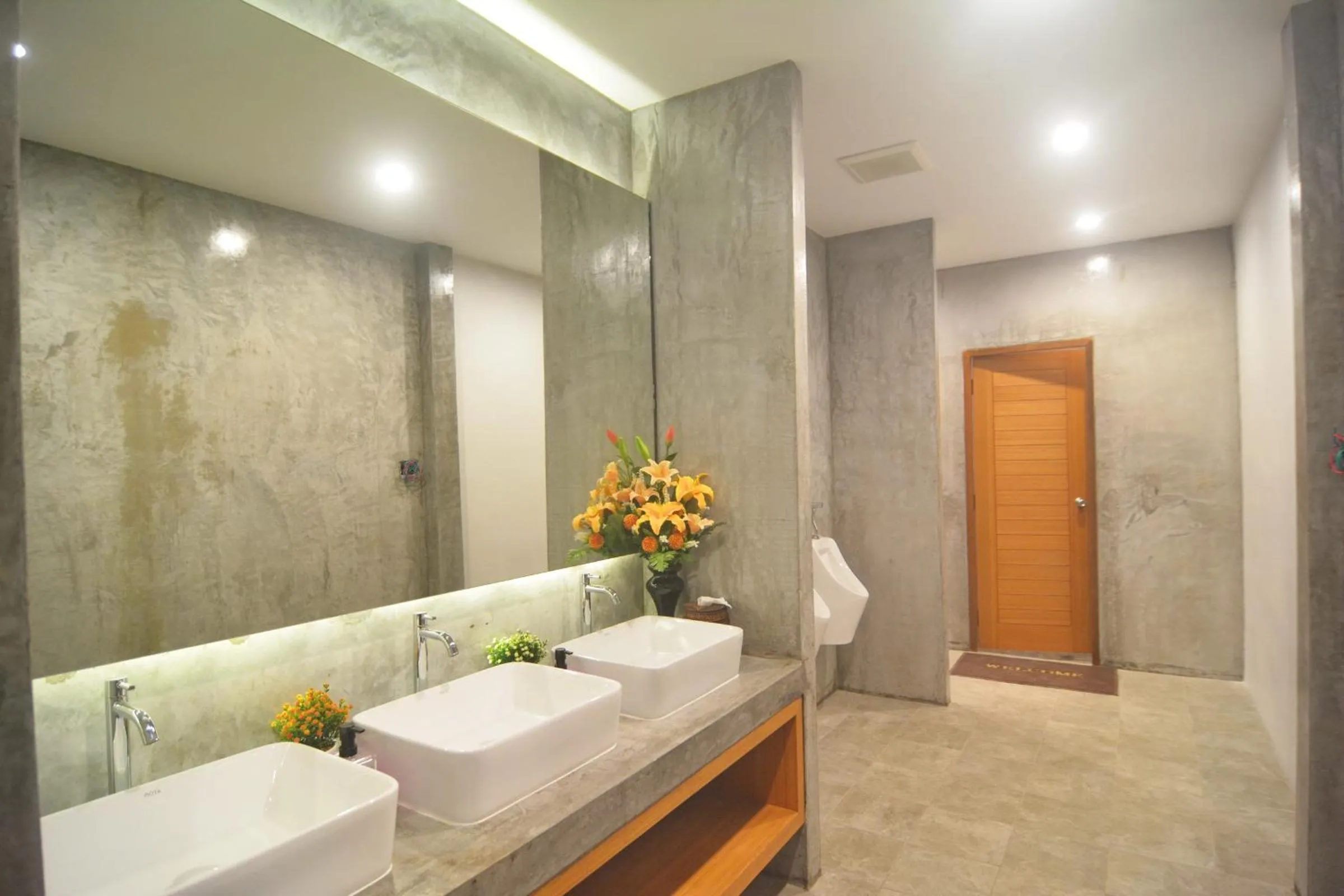 Bathroom in Lanta Hostel