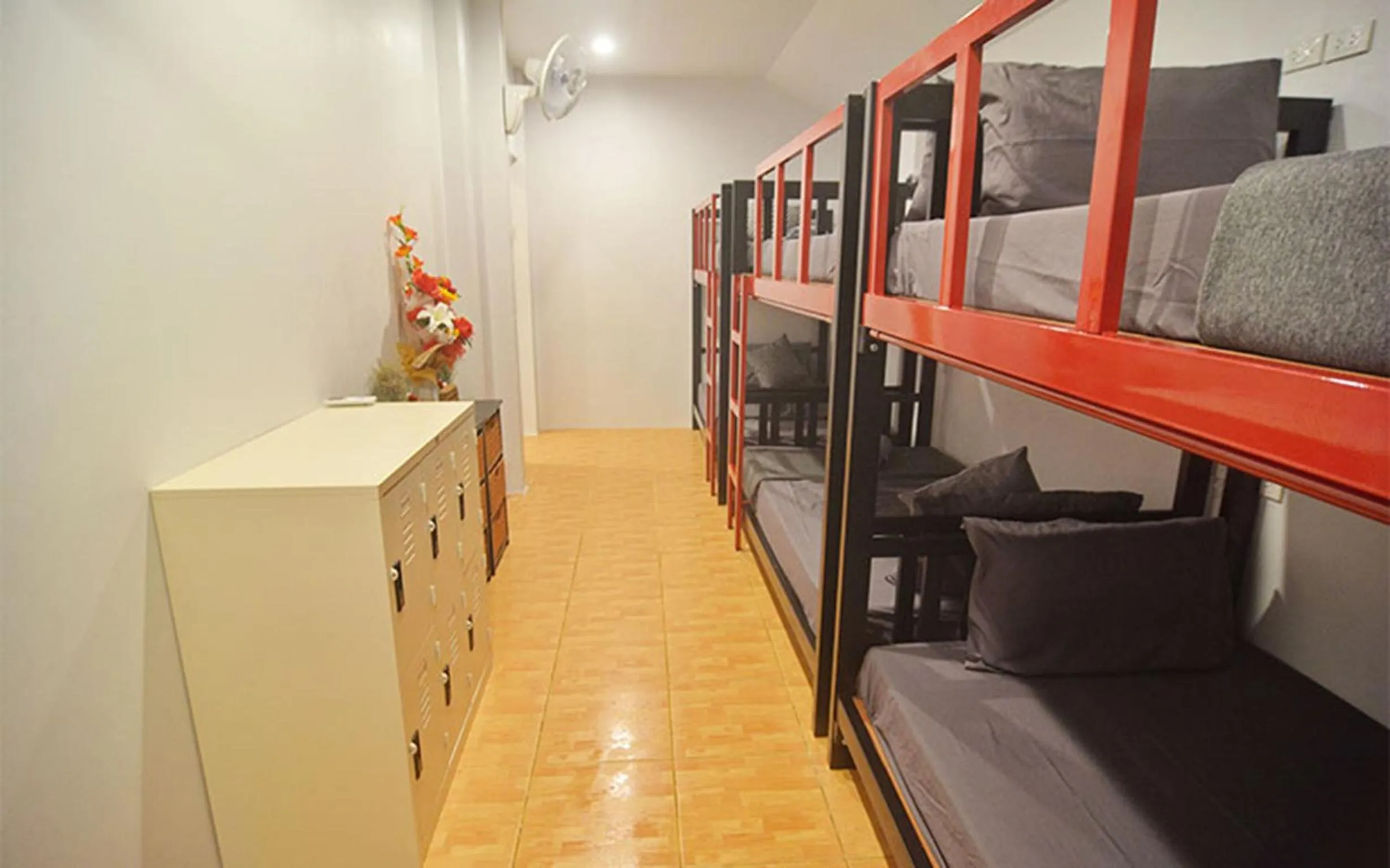 bunk bed in Lanta Hostel