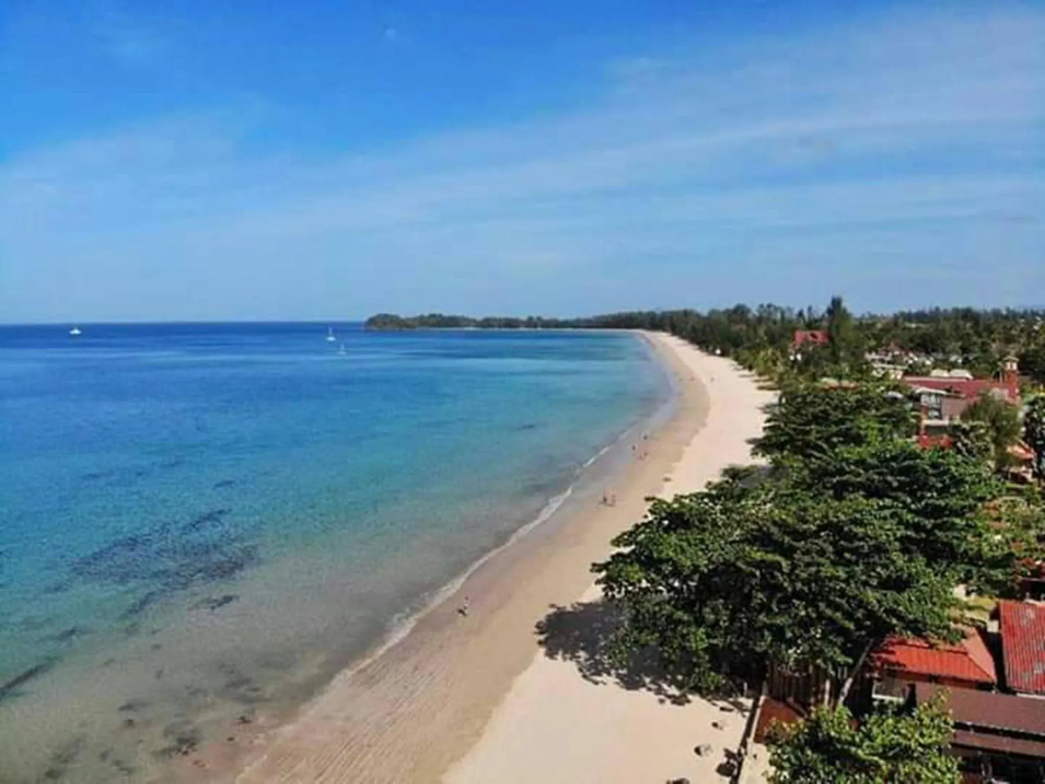 Beach in Lanta Hostel