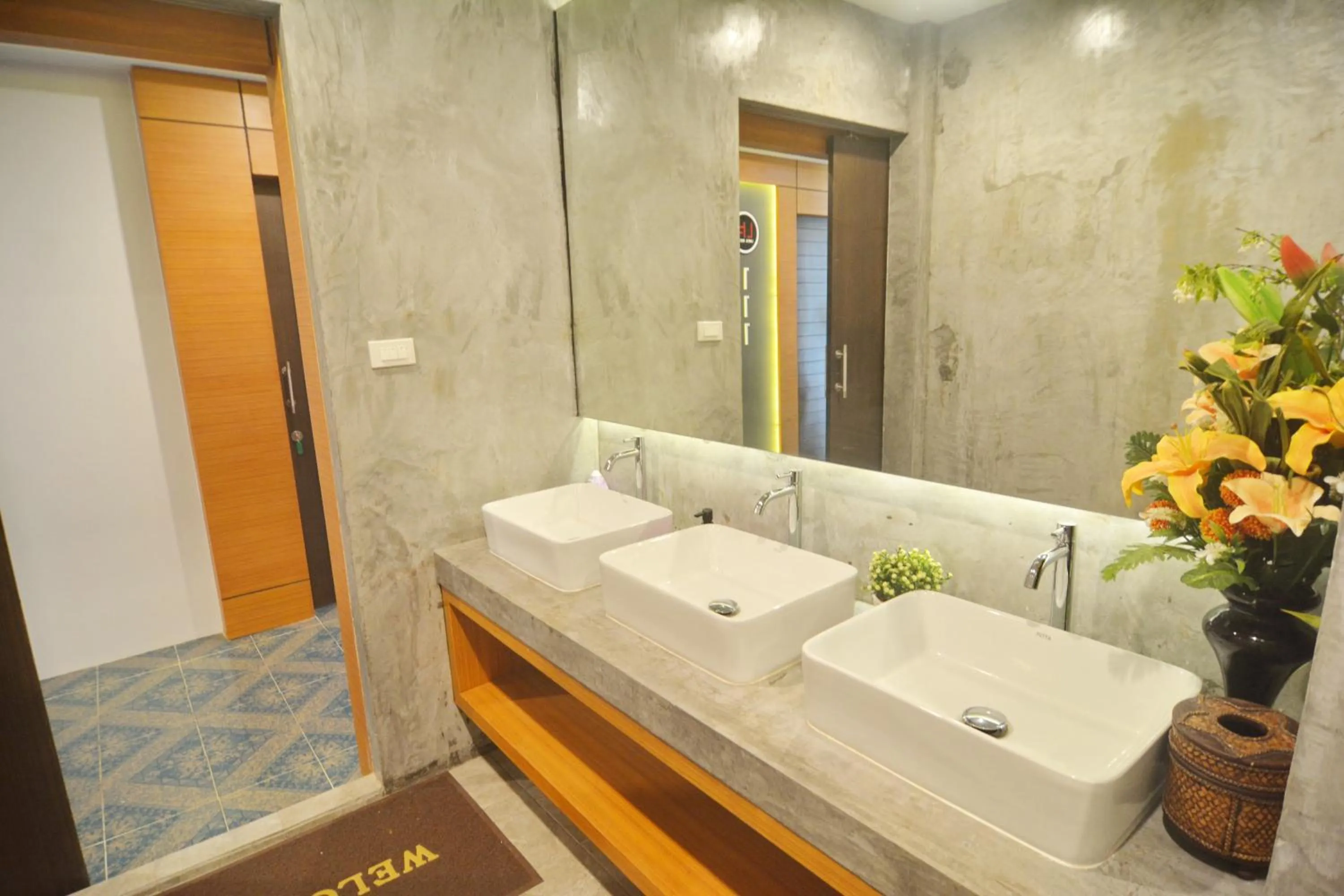 Bathroom in Lanta Hostel