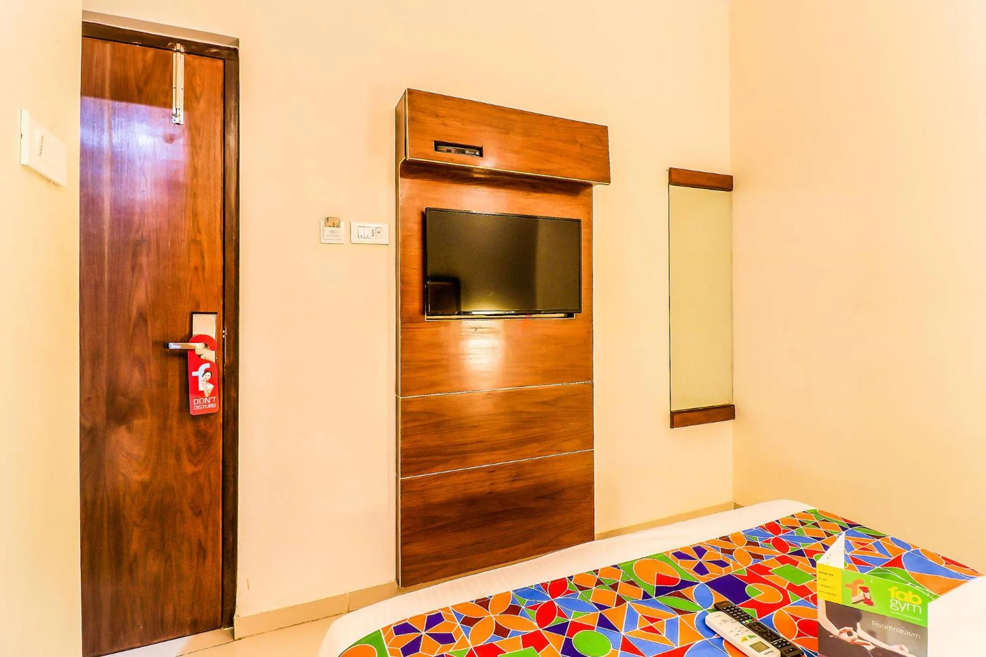 TV and multimedia, Bed in FabHotel Admiral - Nr Mumbai International Airport