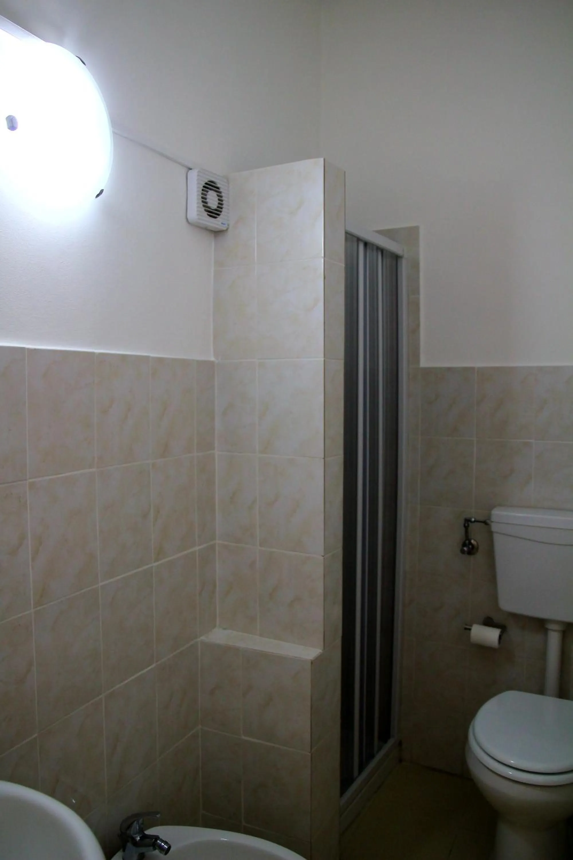 Shower in Cortile Stesicoro