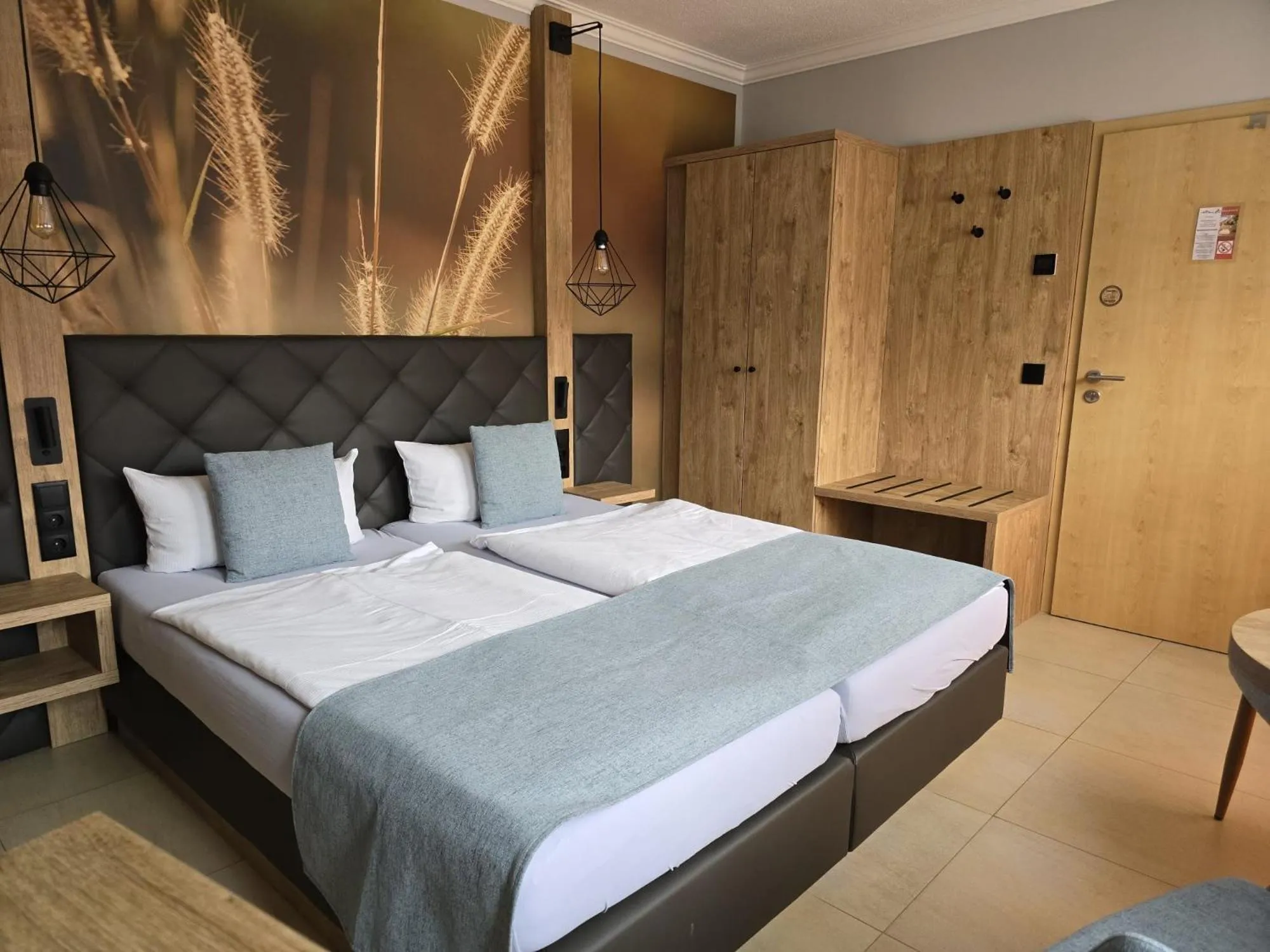 Photo of the whole room, Bed in Hotel "Pension Marlis"