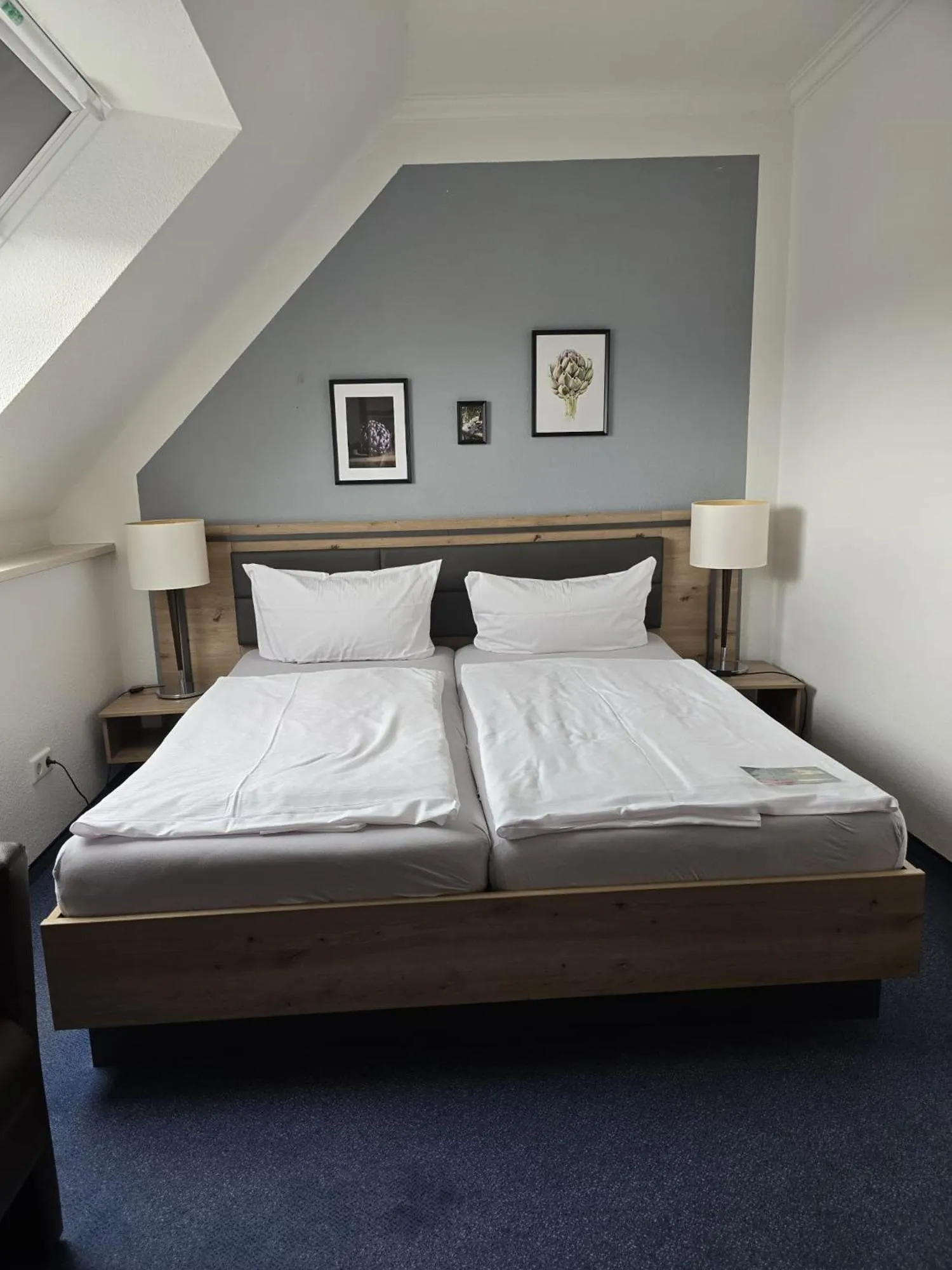 Photo of the whole room, Bed in Hotel "Pension Marlis"