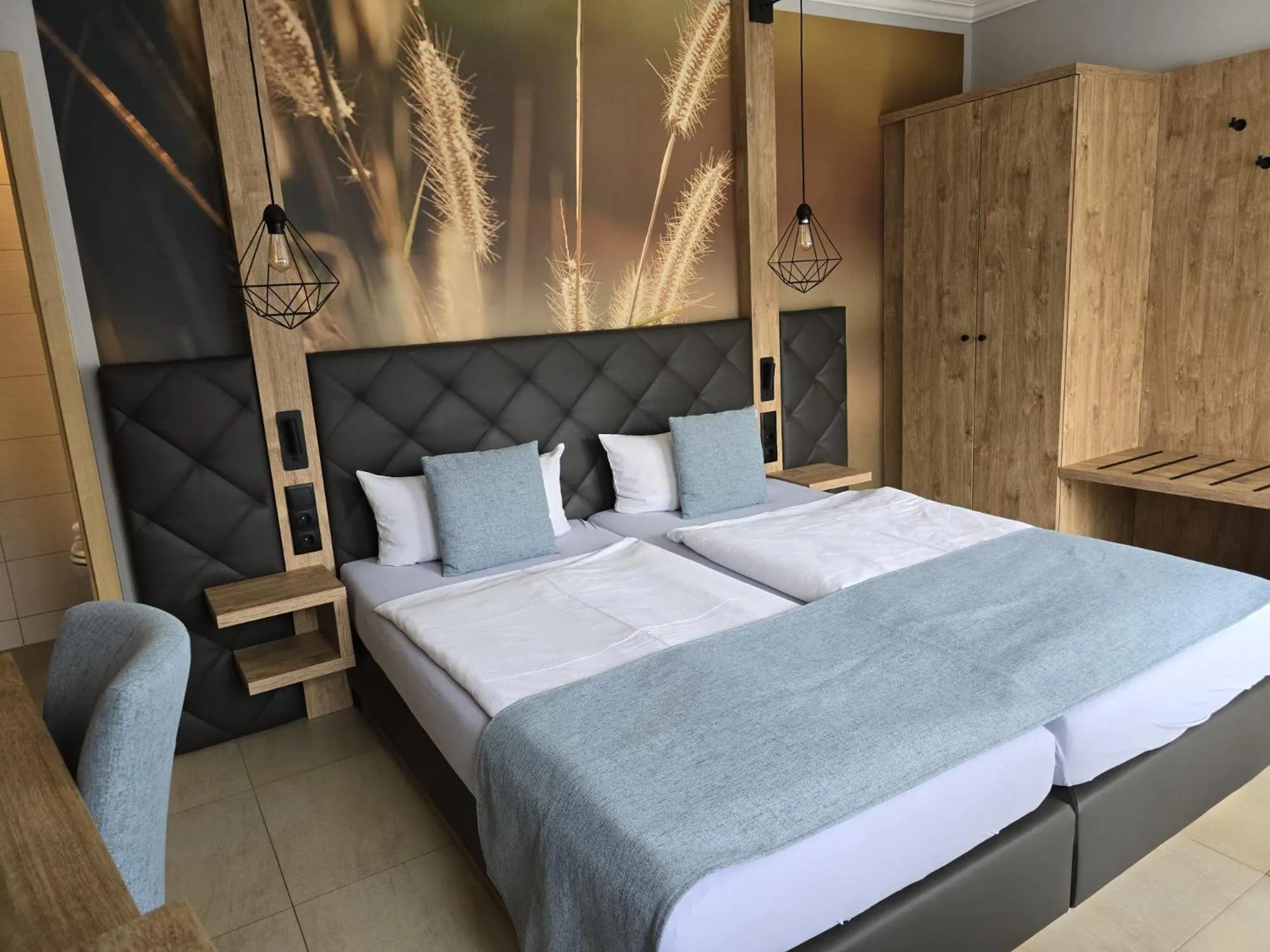 Photo of the whole room, Bed in Hotel "Pension Marlis"