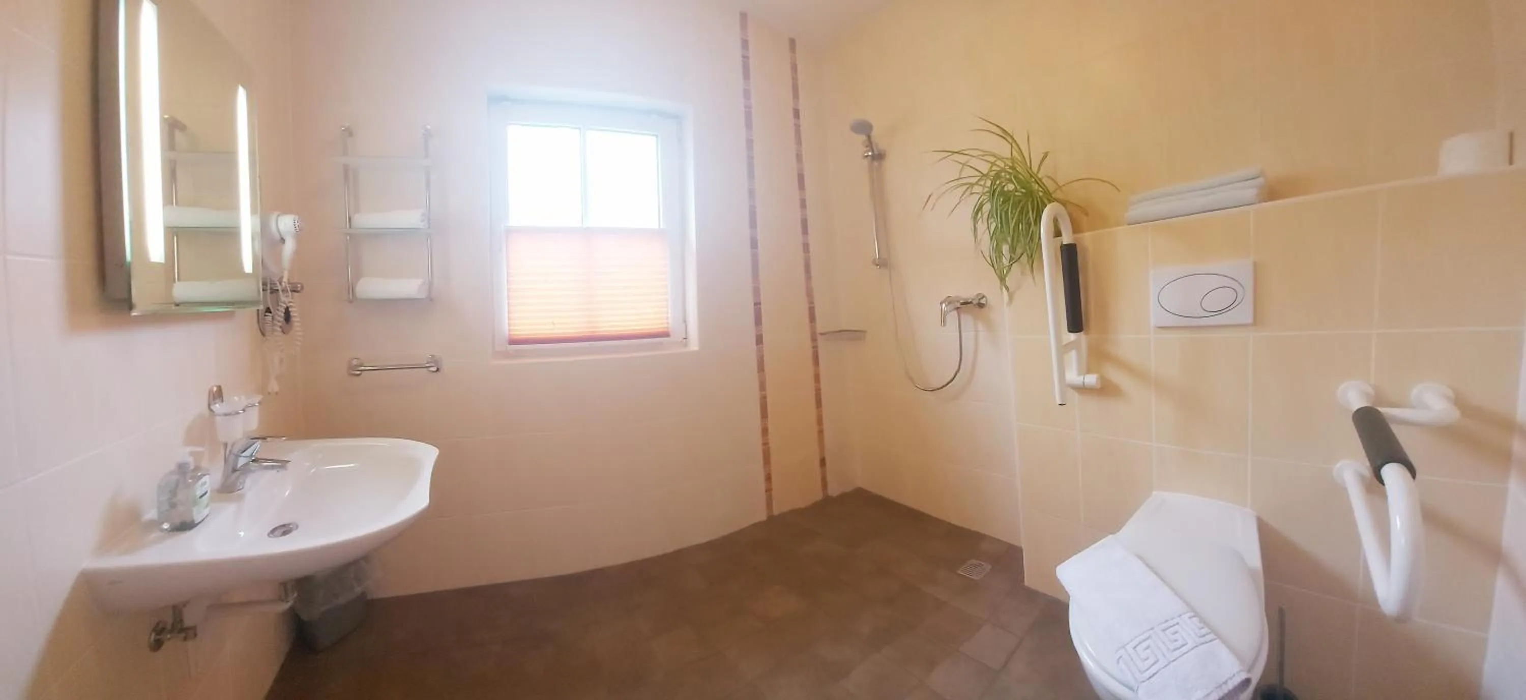 Shower in Hotel "Pension Marlis"