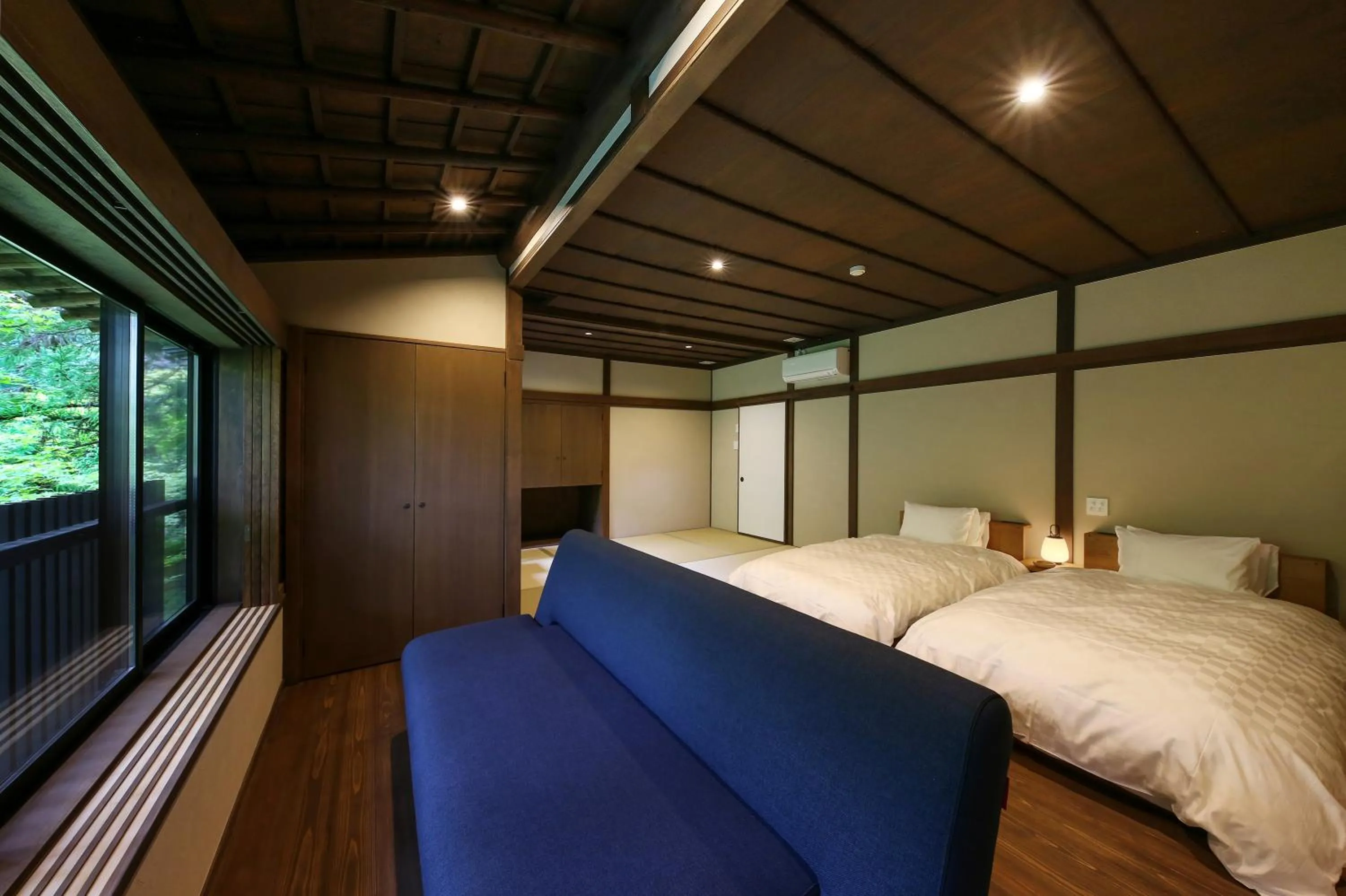 Photo of the whole room, Bed in Kyousen