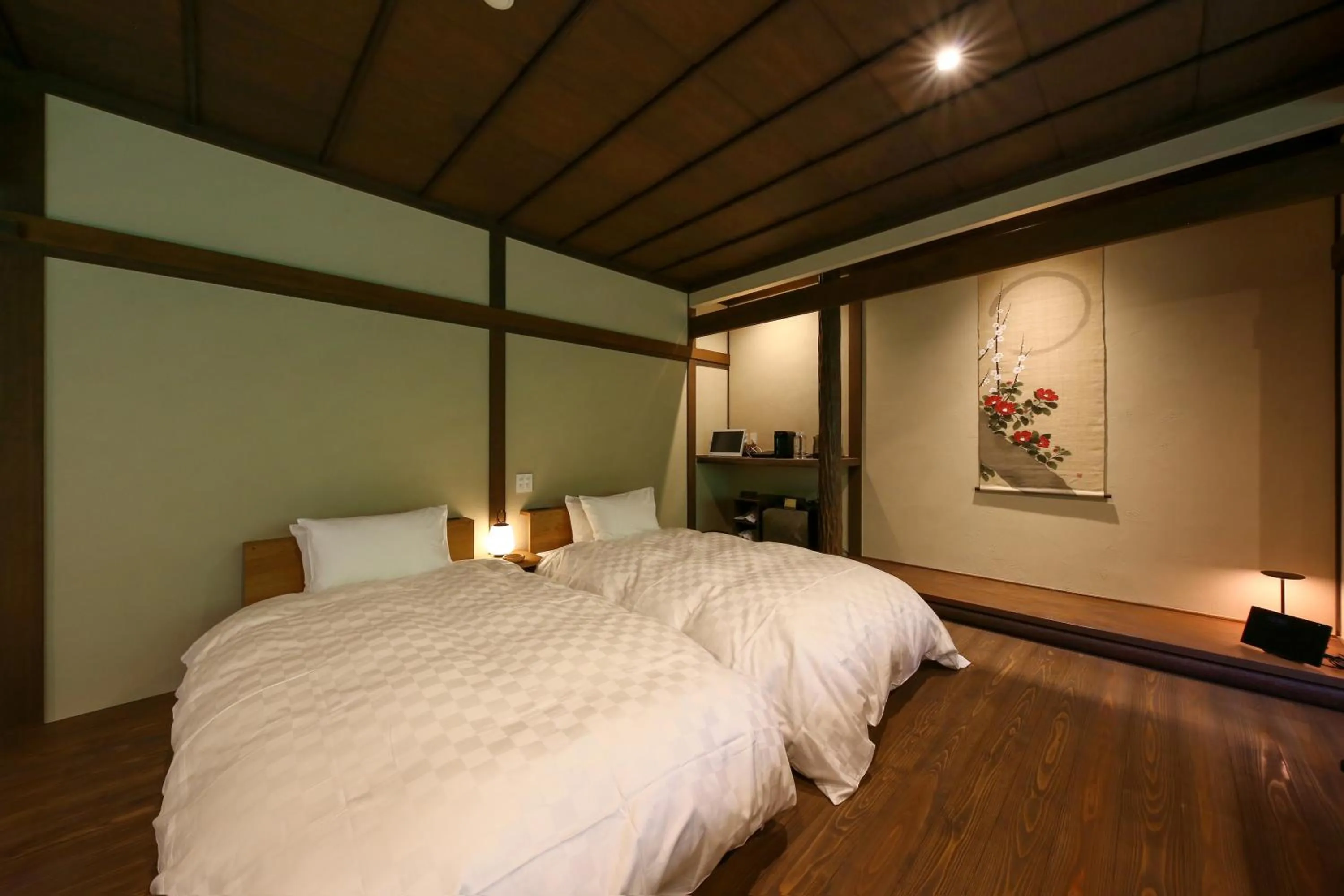 Photo of the whole room, Bed in Kyousen