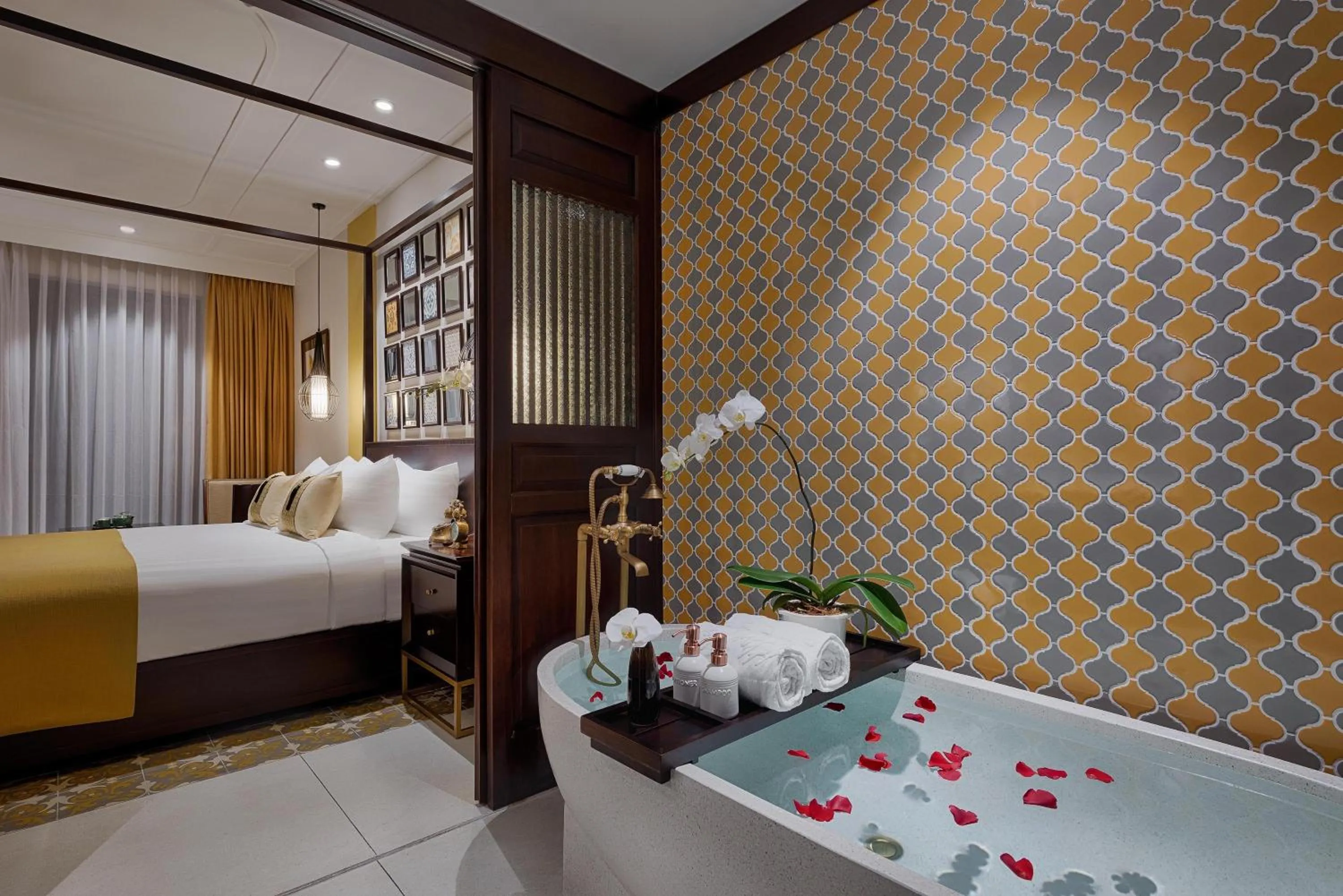 Bathroom, Bed in Allegro Hoi An . A Little Luxury Hotel & Spa