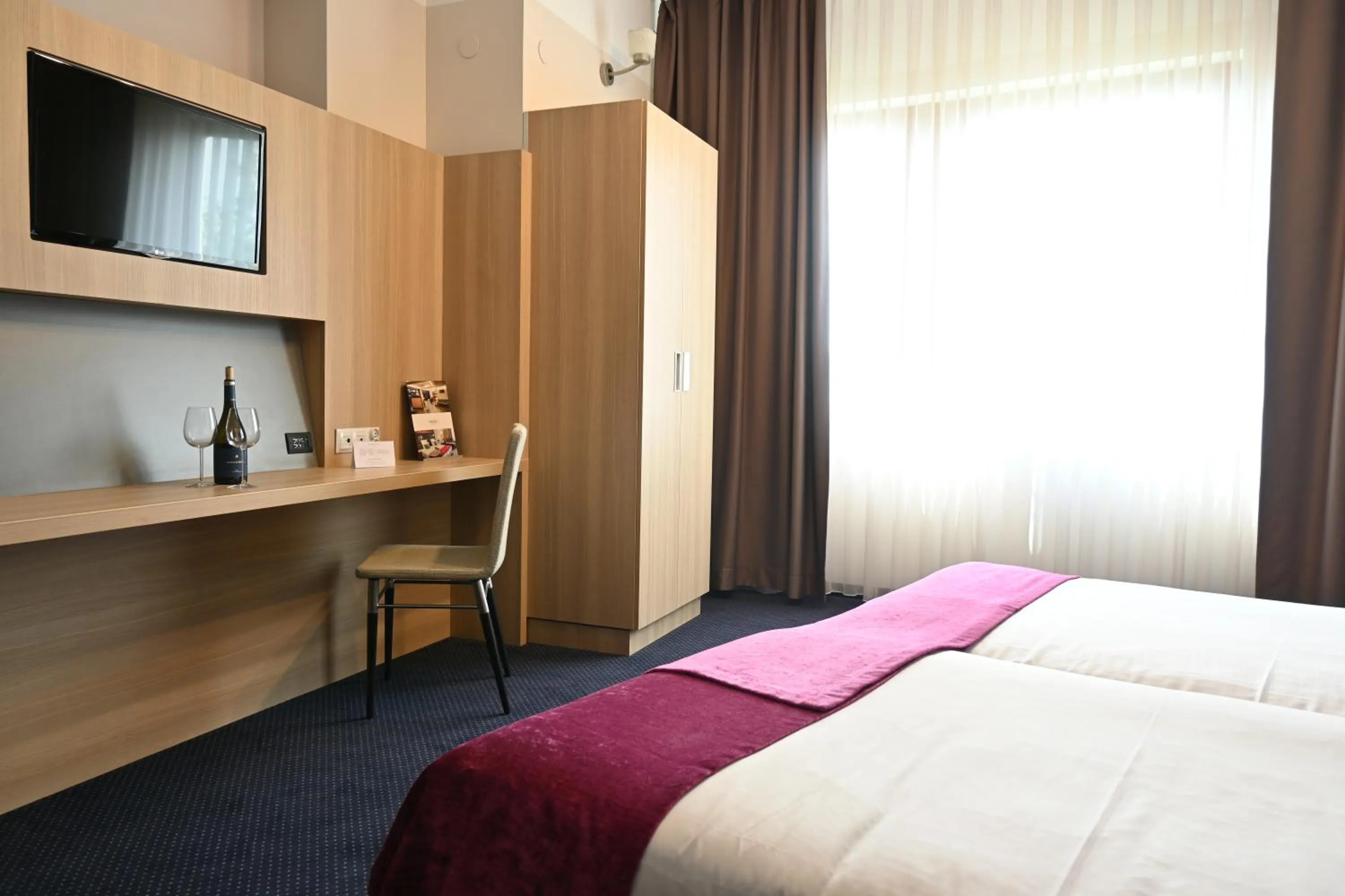 Photo of the whole room, Bed in Vestil Hotel