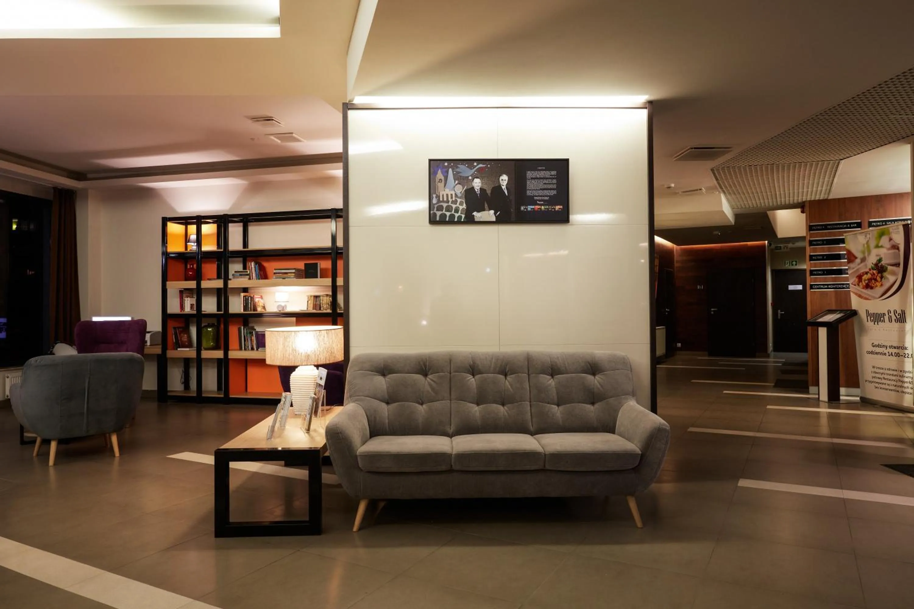 Lobby or reception in Vestil Hotel